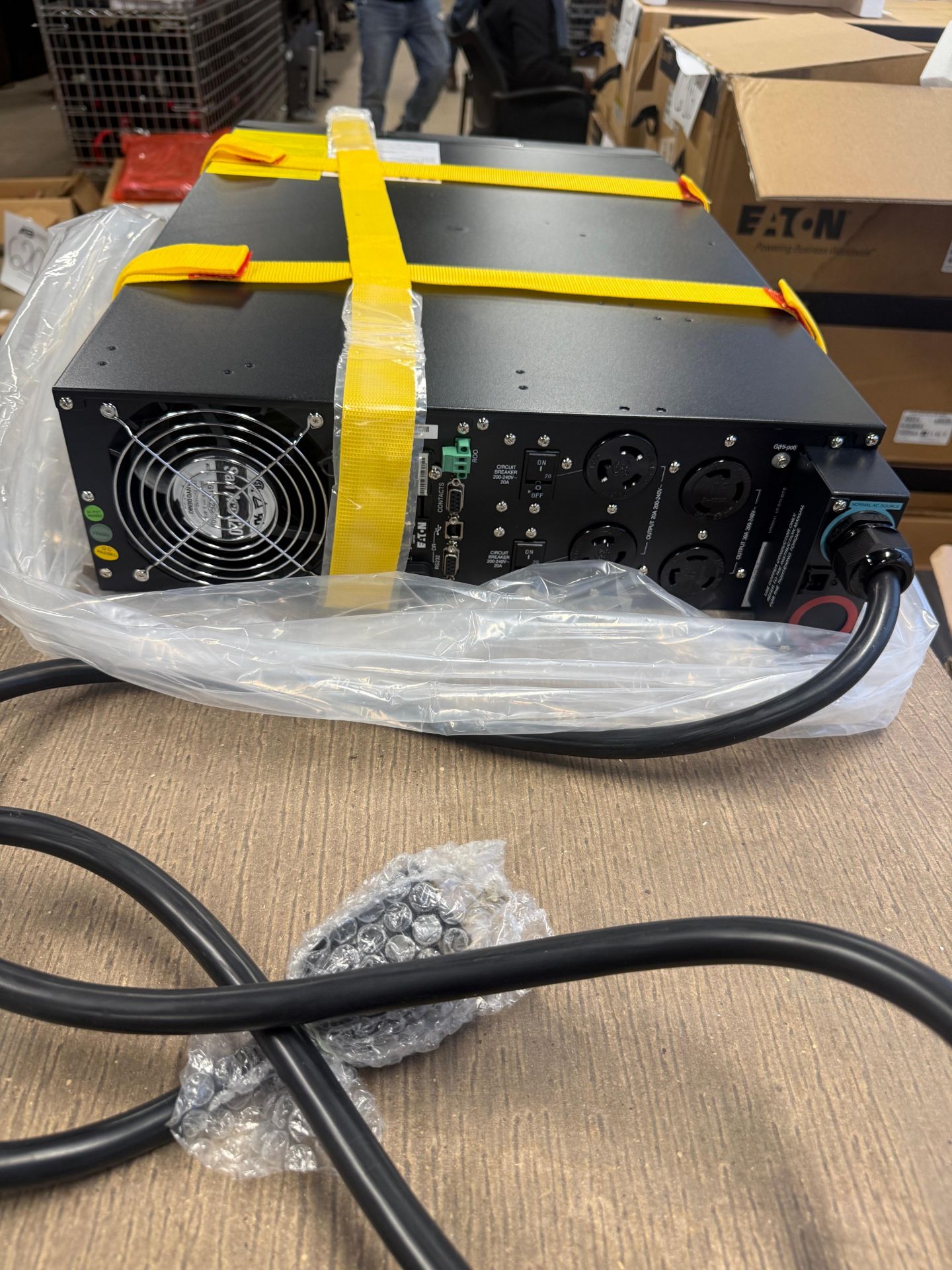 Eaton 9PXEBM180RT - Enterprise-Grade UPS | 180V Input | 3U Rack Mount - Scalable & Modular Design | - Image 3 of 5
