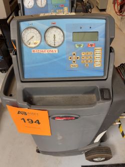 Robinair R-1234yf AC Servicing Unit