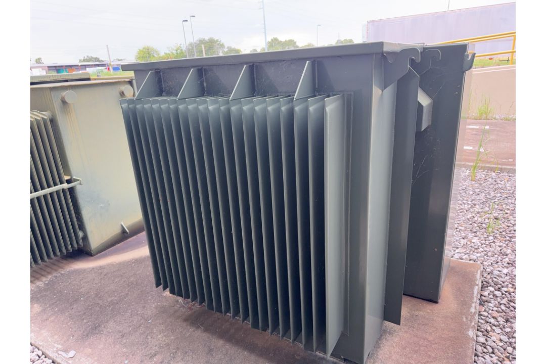 Industrial Outdoor Fin-Cooled Electrical Power Transformer; Outdoor pad ...