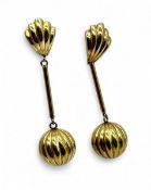 A pair of 9ct gold drop earrings - weight 2.47g