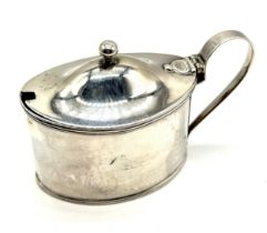 A Scottish silver lidded mustard pot (McHattie & Fenwick, circa 1800) - silver weight 108.5g