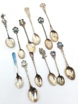 A collection of assorted sterling silver collector's spoons - total weight 133g.