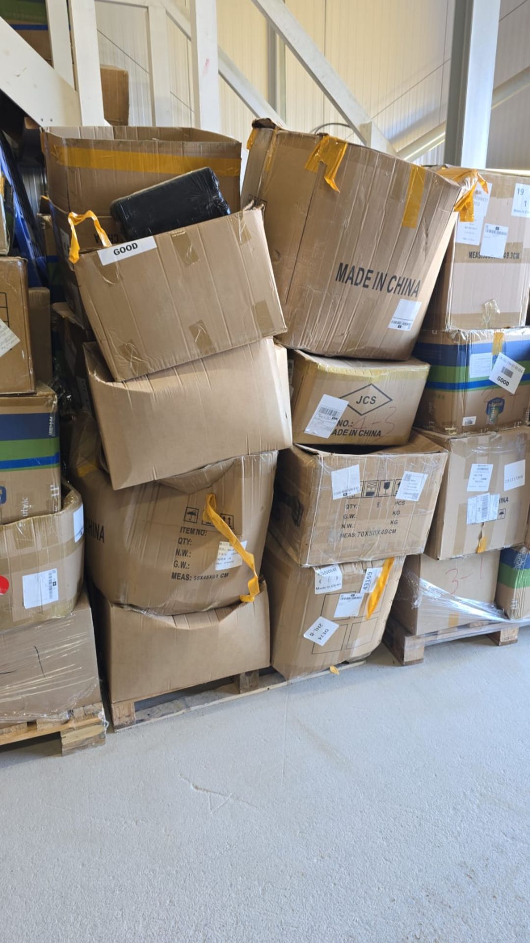 Full Pallet of Mixed Stock Ideal for TikTok & Whatnot Sellers Est. £10,000+