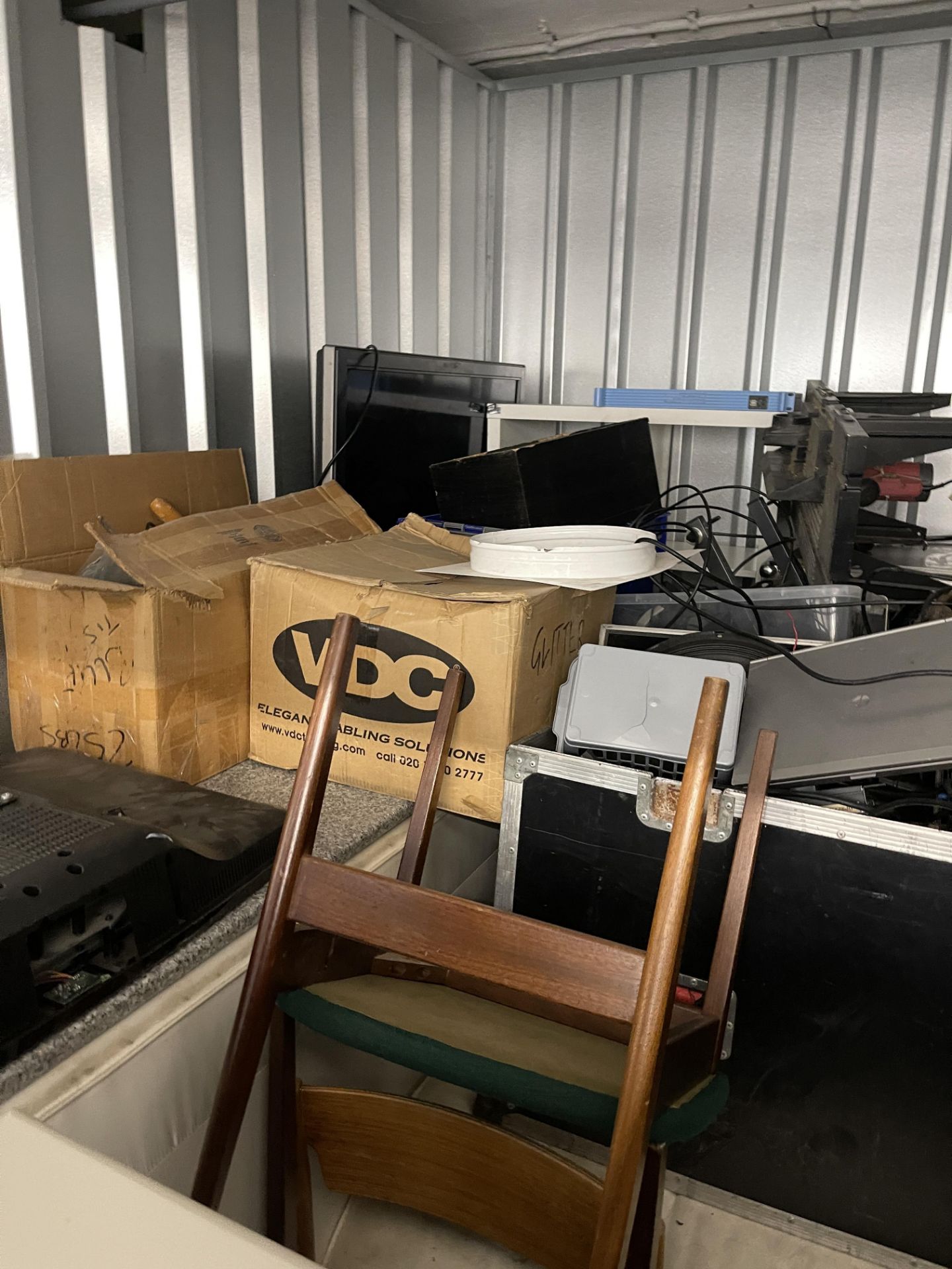 Uncollected Storage Unit Clearance – DJ Equipment, Speakers, Computers & Event r - Image 20 of 27
