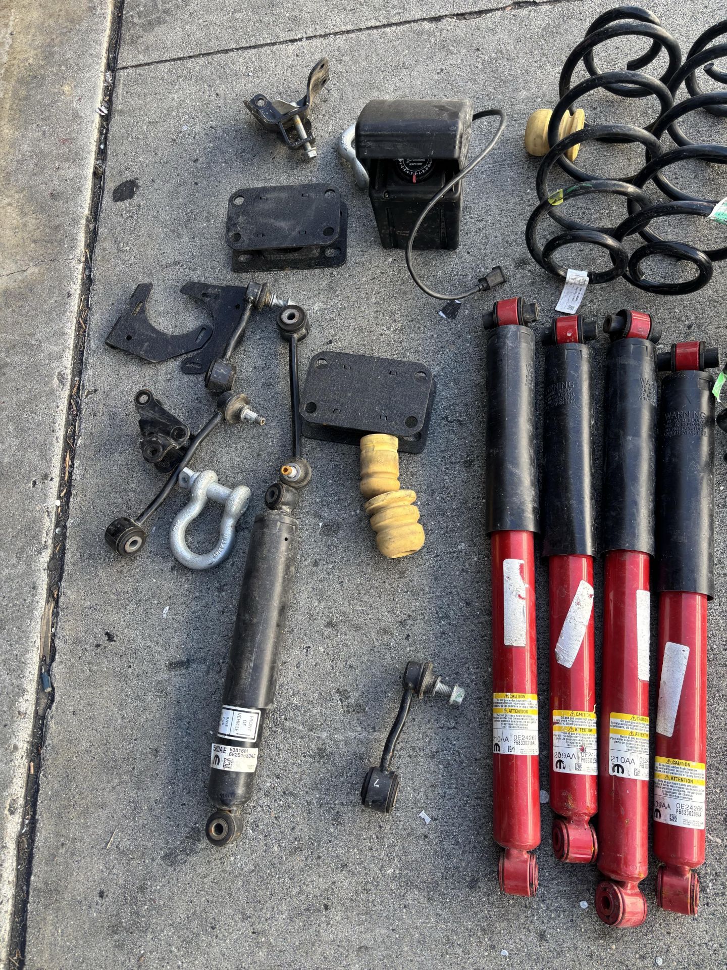 Jeep Wrangler JL Rubicon Mopar Suspension Takeoff Lot - Shocks, Springs, LCAs - Image 4 of 10