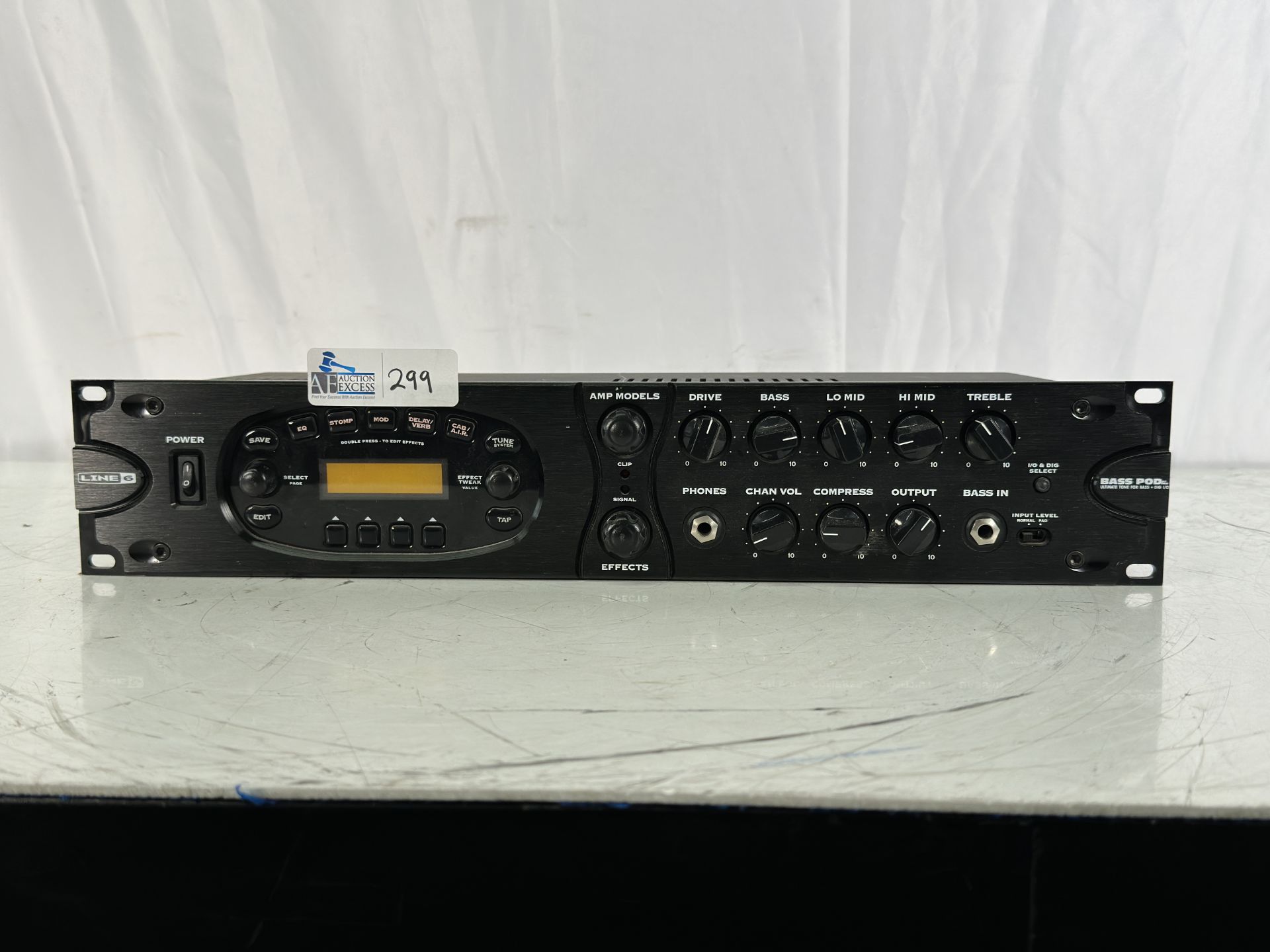 Line 6 Bass Pod XT Pro RackMount Effects Preamp