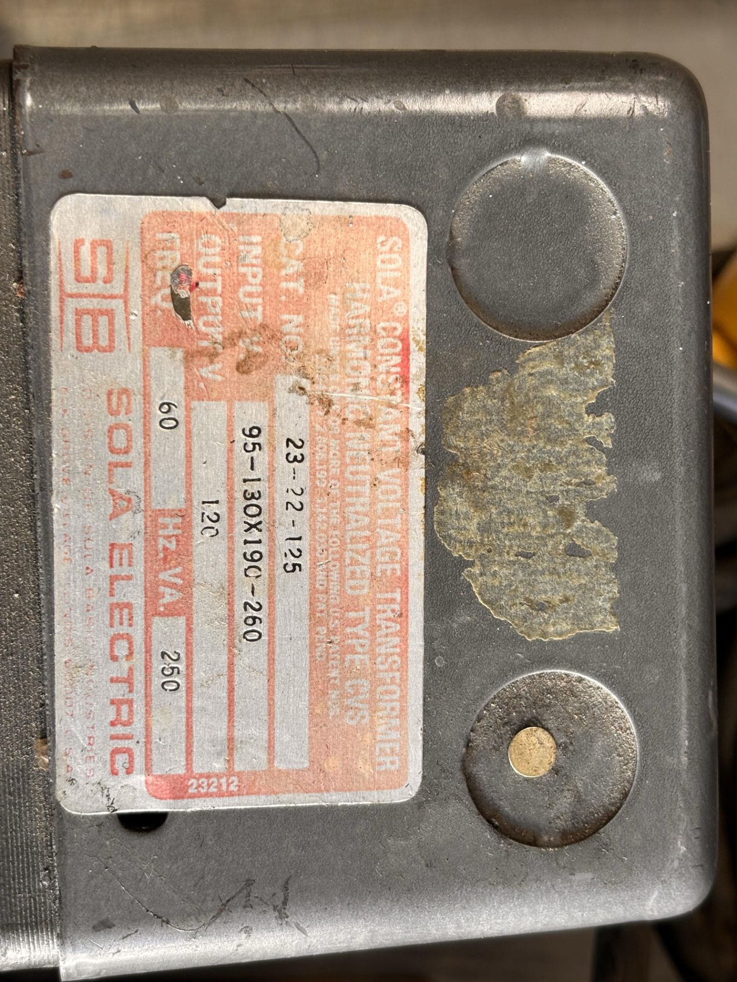 Lot of 2 Sola Transformers: Sola 23-22-125 Constant Voltage Transformer, Sola CVN-1 Constant Voltage - Image 7 of 7