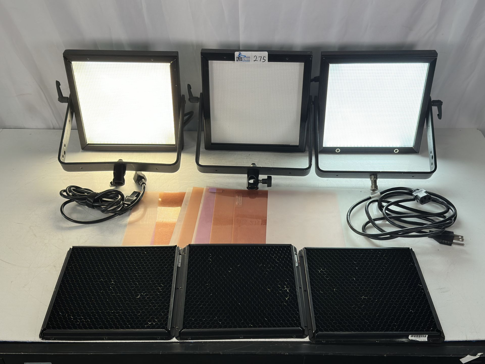 Rosco LitePad LED 3-Light Kit AC/DC Power w/Dimmers, Color Temp Change Includes Hard Case, 3 Stands, - Image 5 of 16