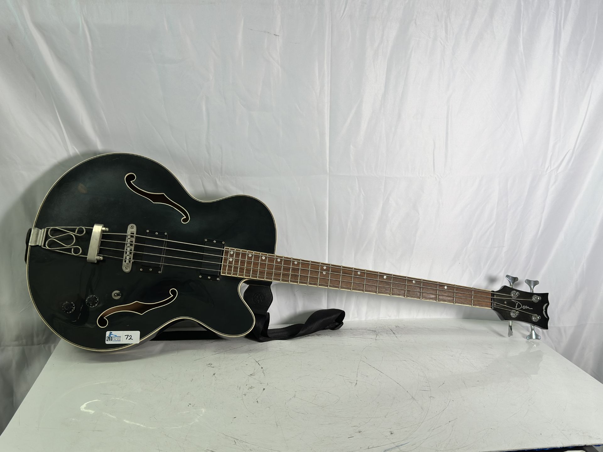 Dean 4 String Electric Base Guitar (Crack in headstock)