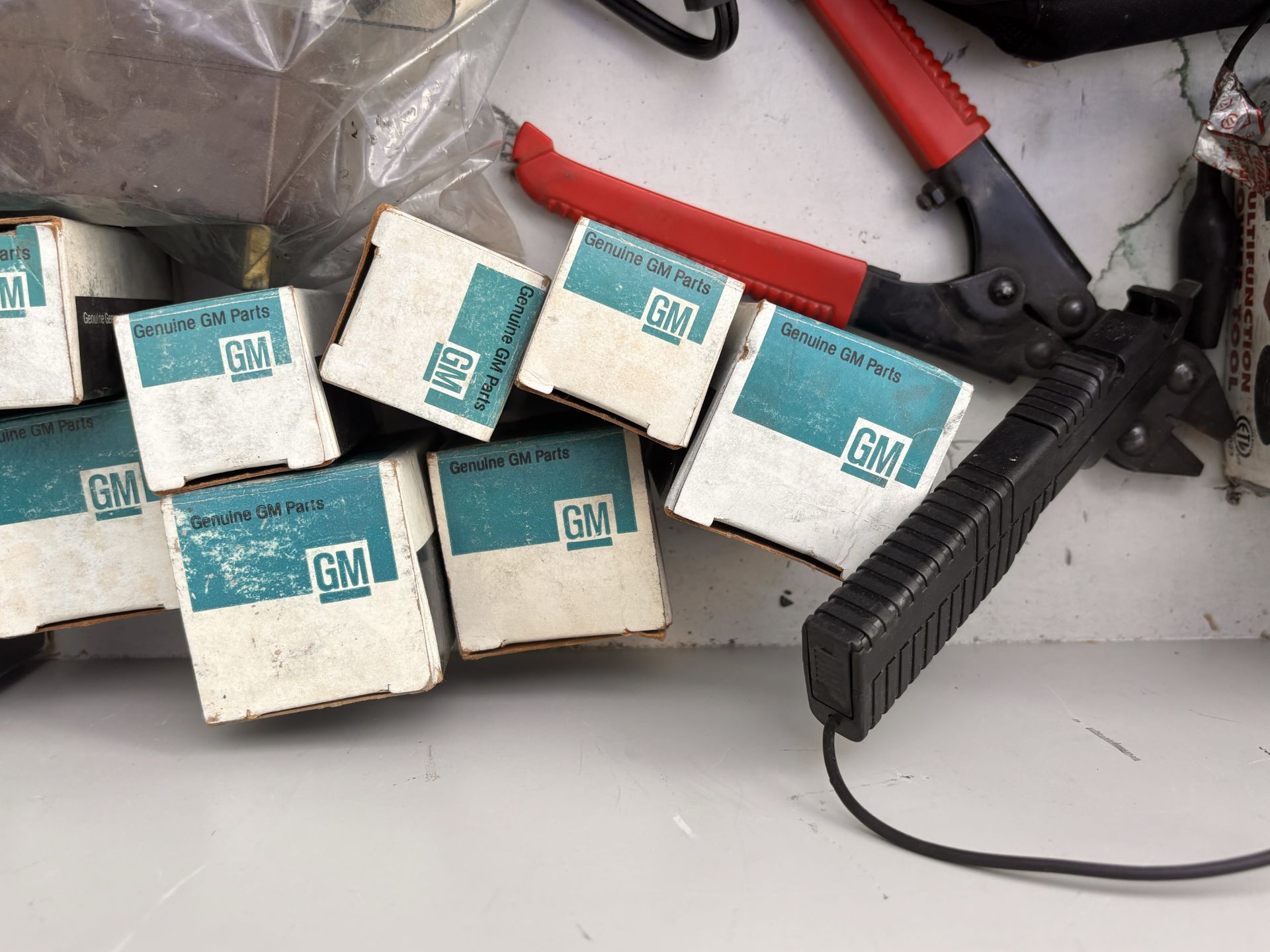 Lot of Automotive and Diagnostic Equipment: OBD2 Scanner, Timing Lights, Meters - Image 7 of 13