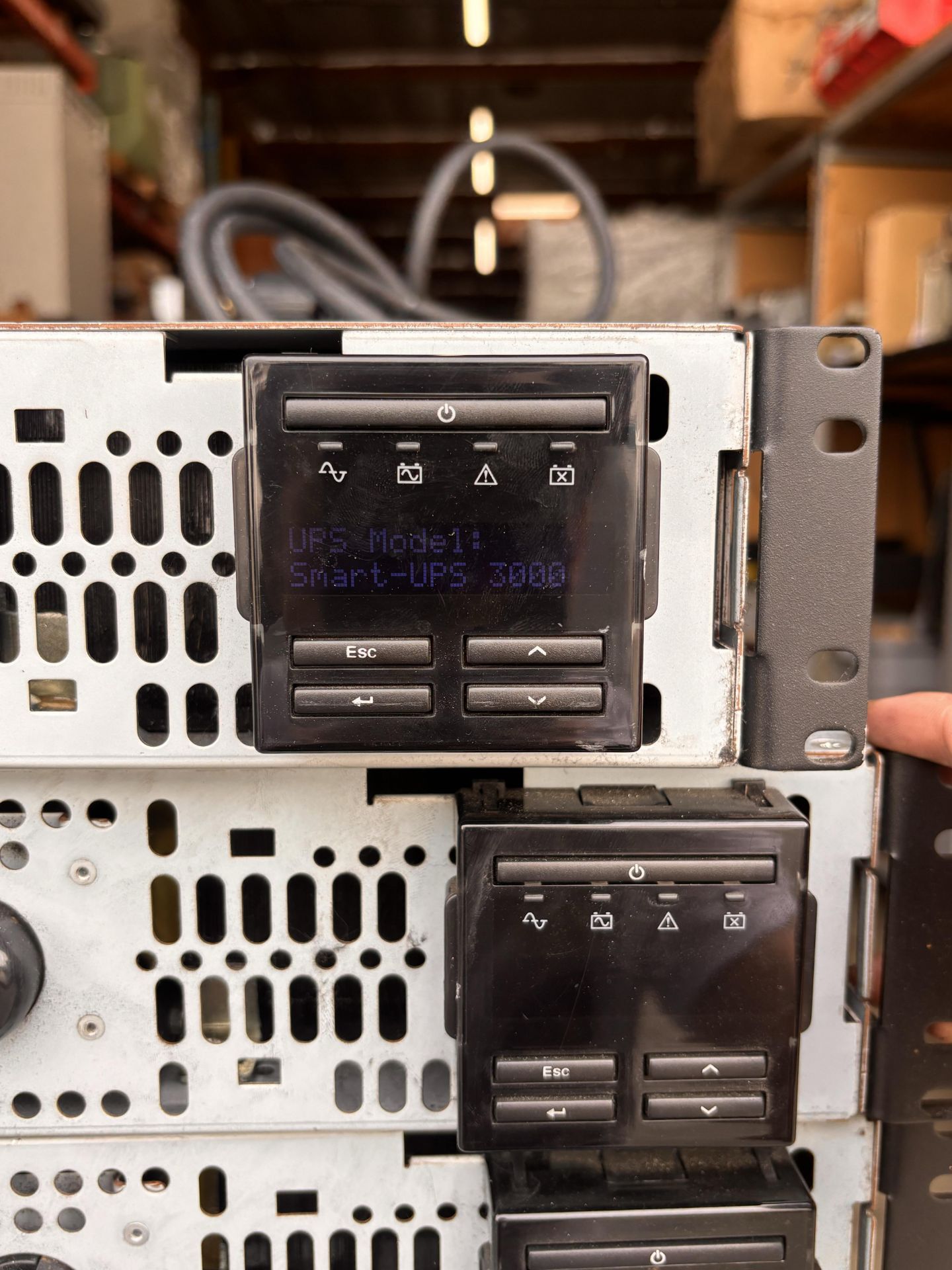 Lot of 2 APC SMT3000RM2U Smart-UPS 3000VA Rackmount UPS' w/ Schneider AP9640 Network Management Card - Image 8 of 13