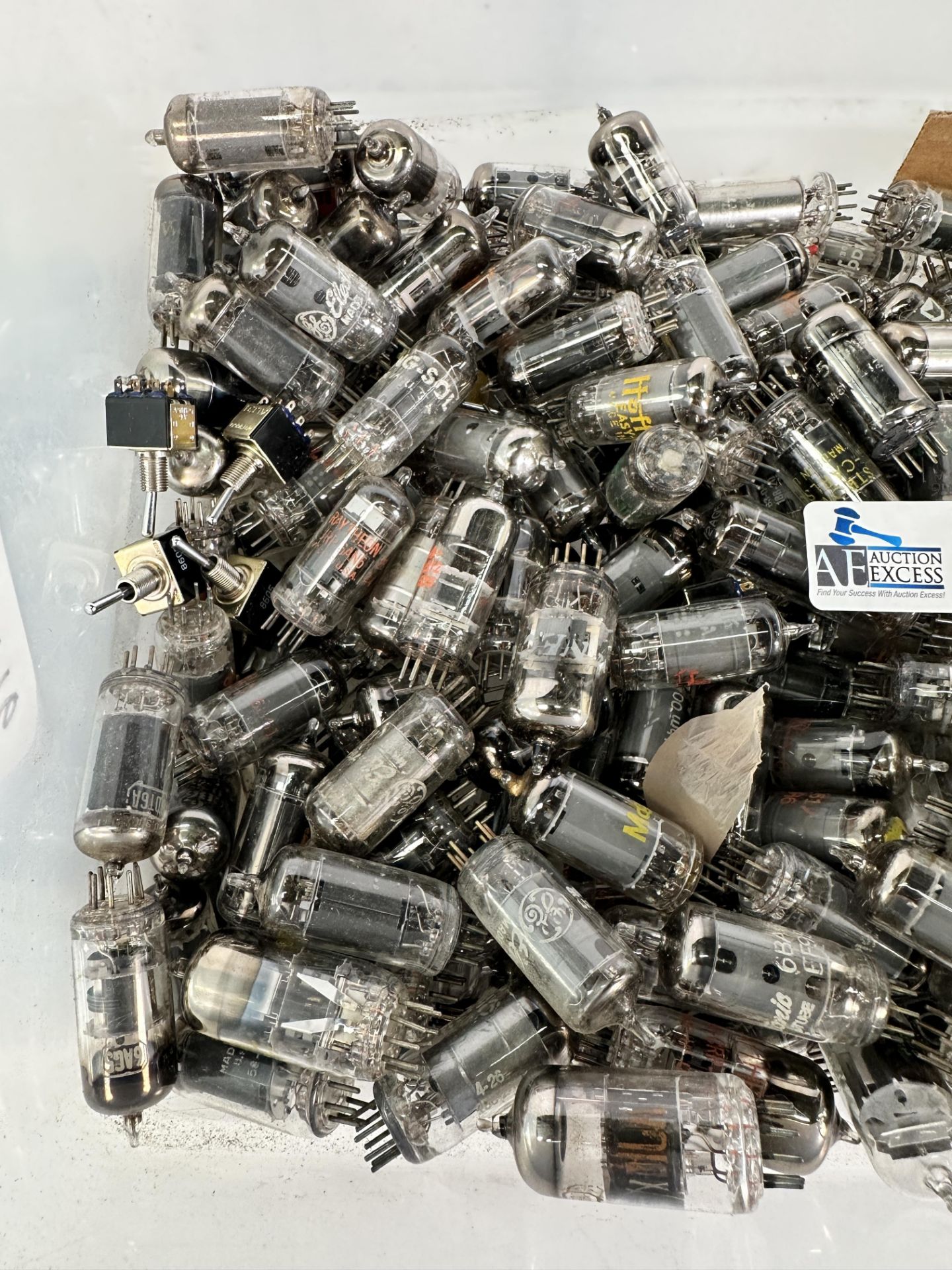 Vintage Computing & Audio Lot - GAP/R K2-W Tube Op-Amp, C.G. Conn & RCA Tubes, Bulk Switches - Image 11 of 20