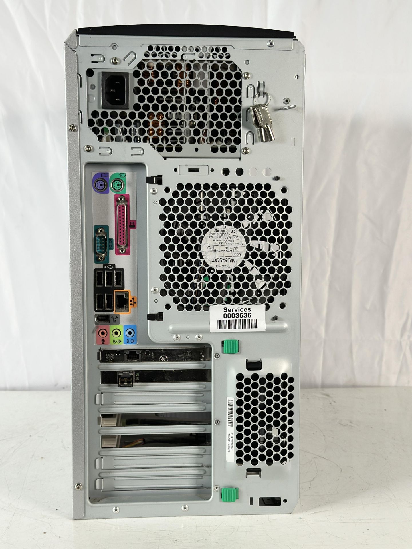 HP XW8400 Workstation (RAM and Drives Removed) - Image 4 of 6