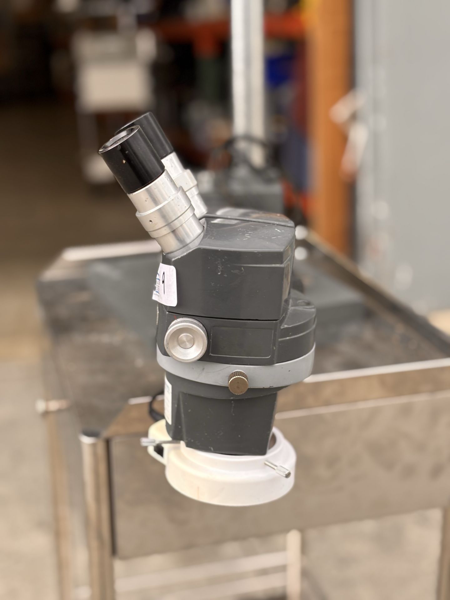 American Optical 569 Star Stereo Zoom Microscope w/ Arm, Base and Eyepieces - Image 15 of 20