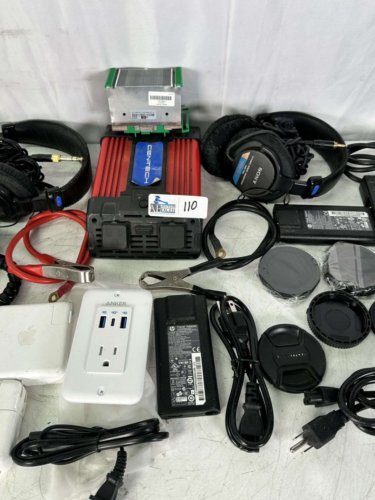 Lot of Misc Power Supplies and Laptop Chargers including Dell, HP and more - Image 3 of 7