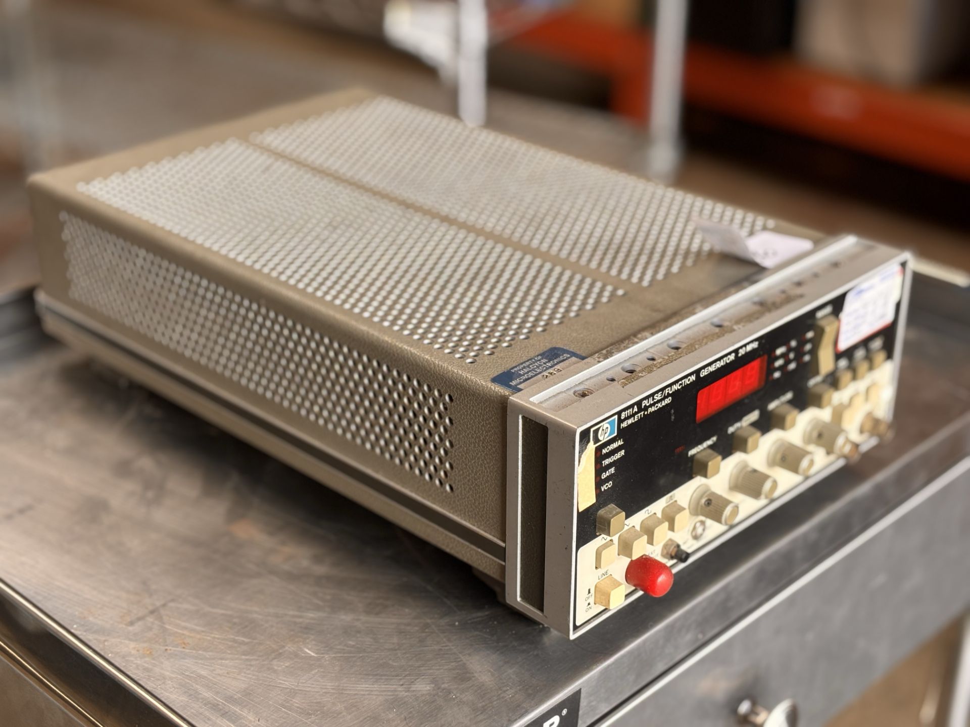 Hewlett Packard HP 8111A Pulse / Function Generator - Image 2 of 5