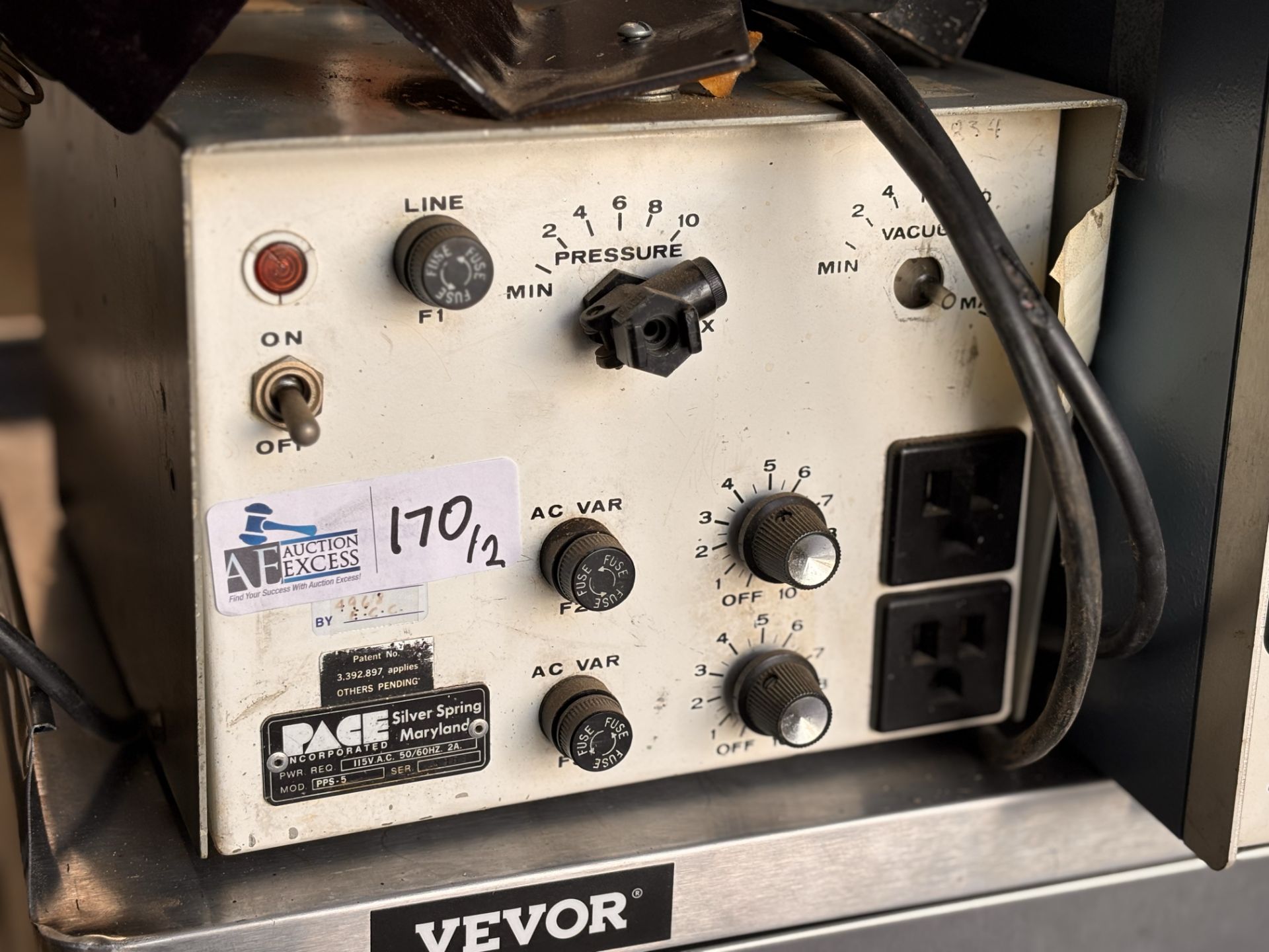 Pace PPS -5 Soldering Desoldering Station + Hughes HTT-650 Soldering Power Supply - Image 3 of 10