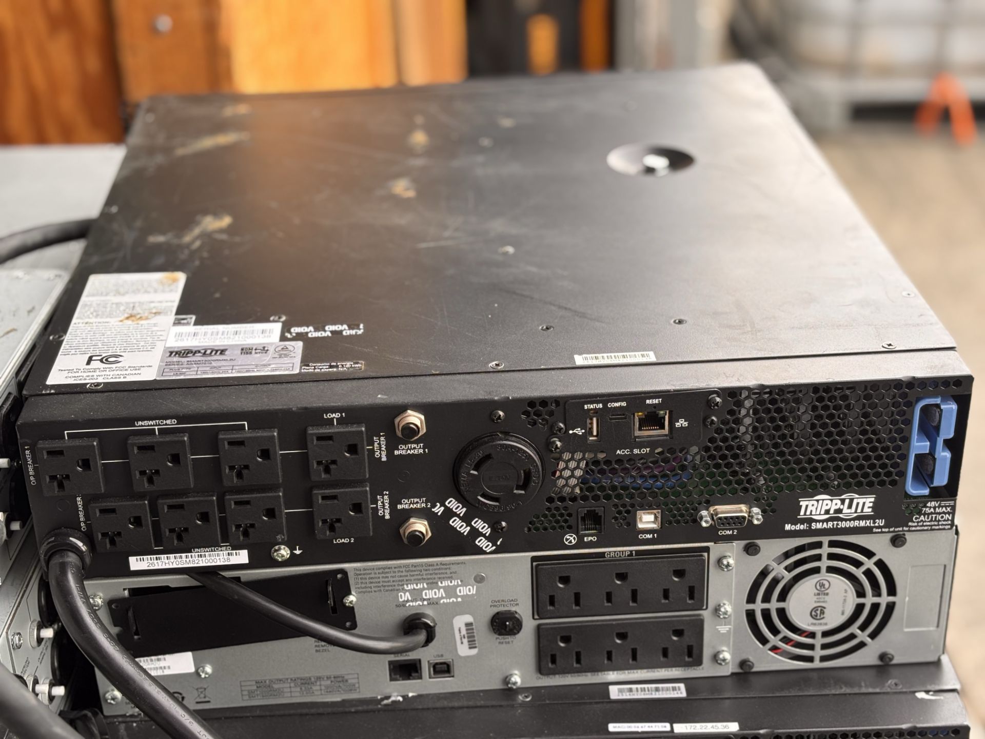 Lot of 2 UPS', Tripp Lite SMART3000RMXL2U 120V 3kVA 2.88kW UPS + APC Smart-UPS 1500 SMT1500RM2U UPS - Image 4 of 12