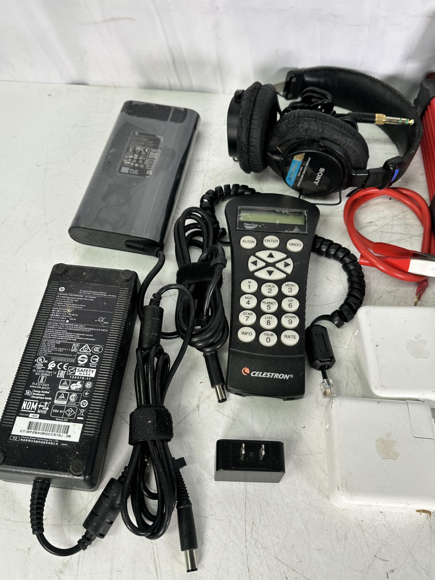 Lot of Misc Power Supplies and Laptop Chargers including Dell, HP and more - Image 2 of 7