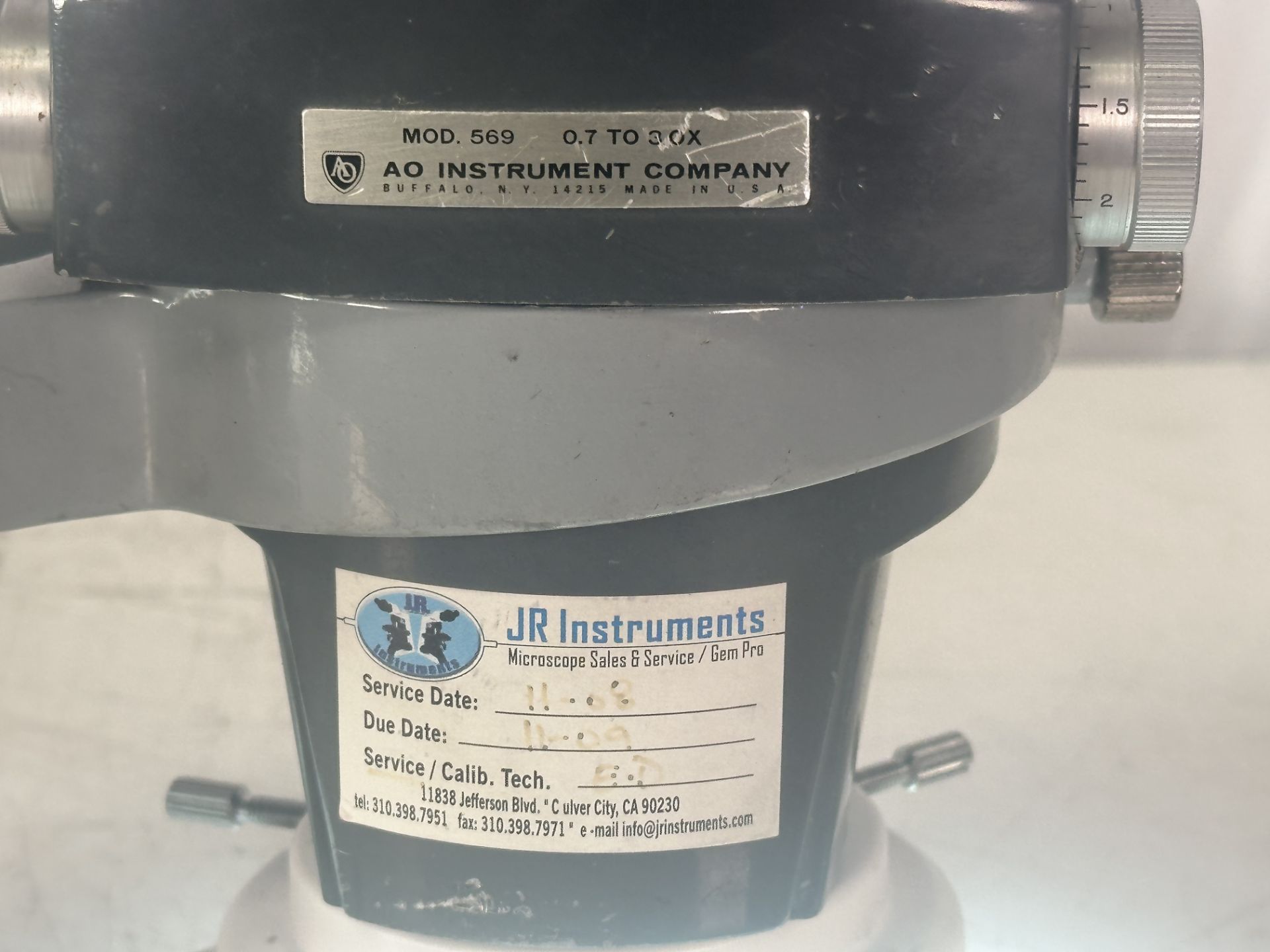 American Optical 569 Star Stereo Zoom Microscope w/ Arm, Base and Eyepieces - Image 6 of 20
