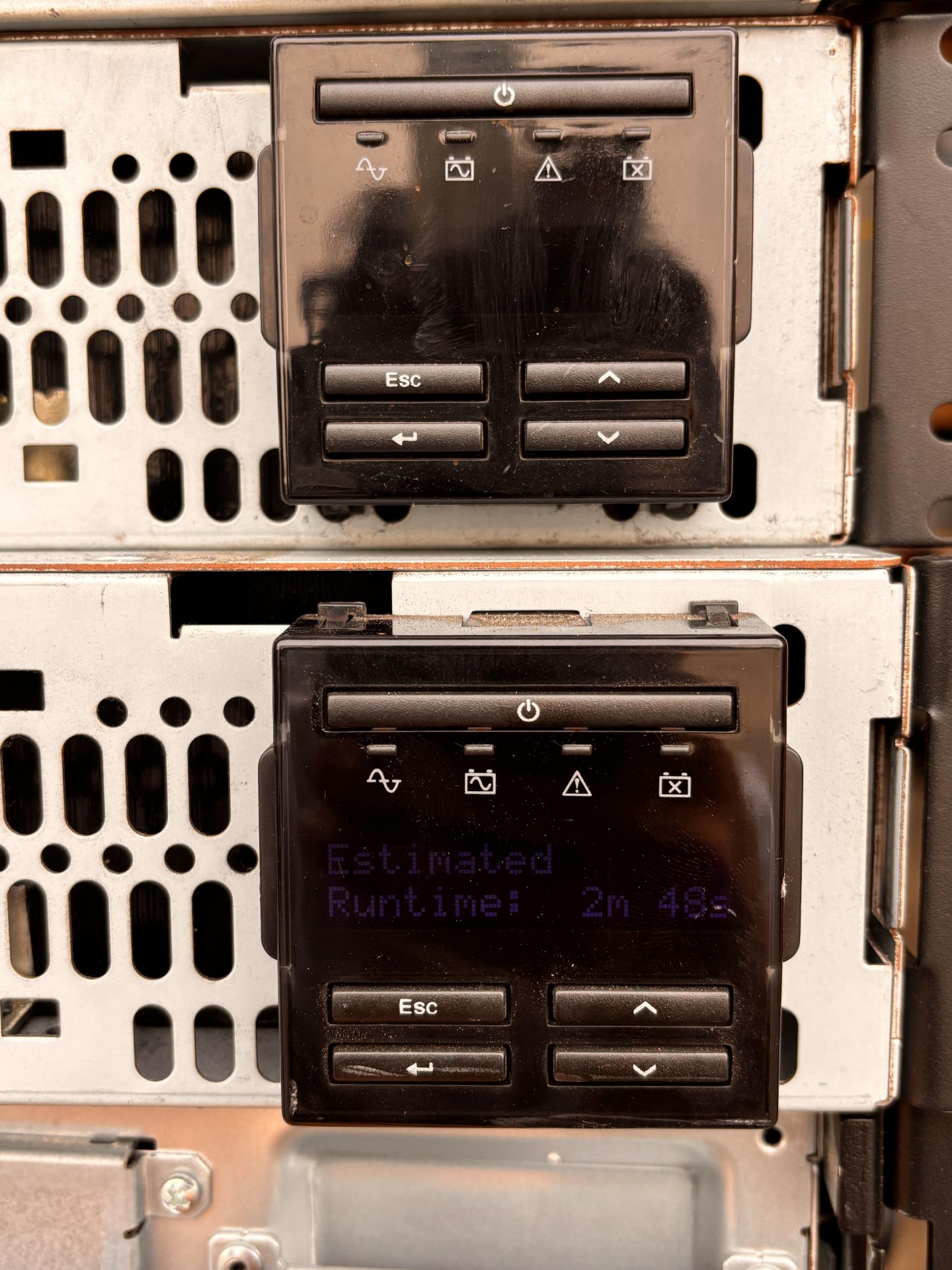 Lot of 2 APC SMT3000RM2U Smart-UPS 3000VA Rackmount UPS' - Image 5 of 9