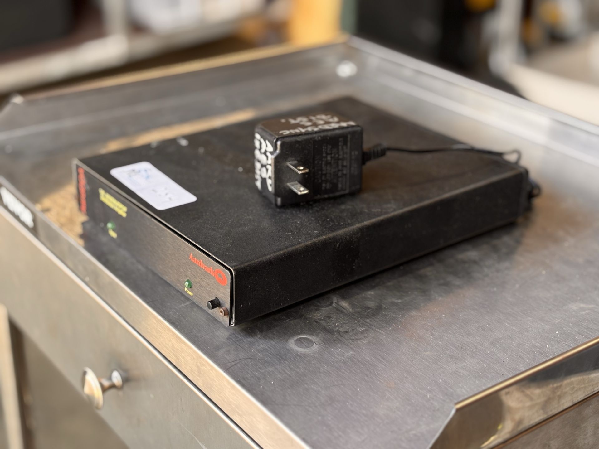 Aardvark Direct Digital Audio Distribution Amplifier AardDDA w/ Power Supply - Image 3 of 5