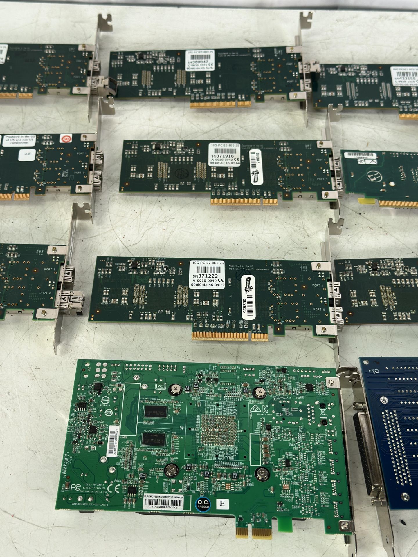 Large Lot of PciE Cards w/ Periphals including Card Readers, RS-232 Converters etc - Image 11 of 13