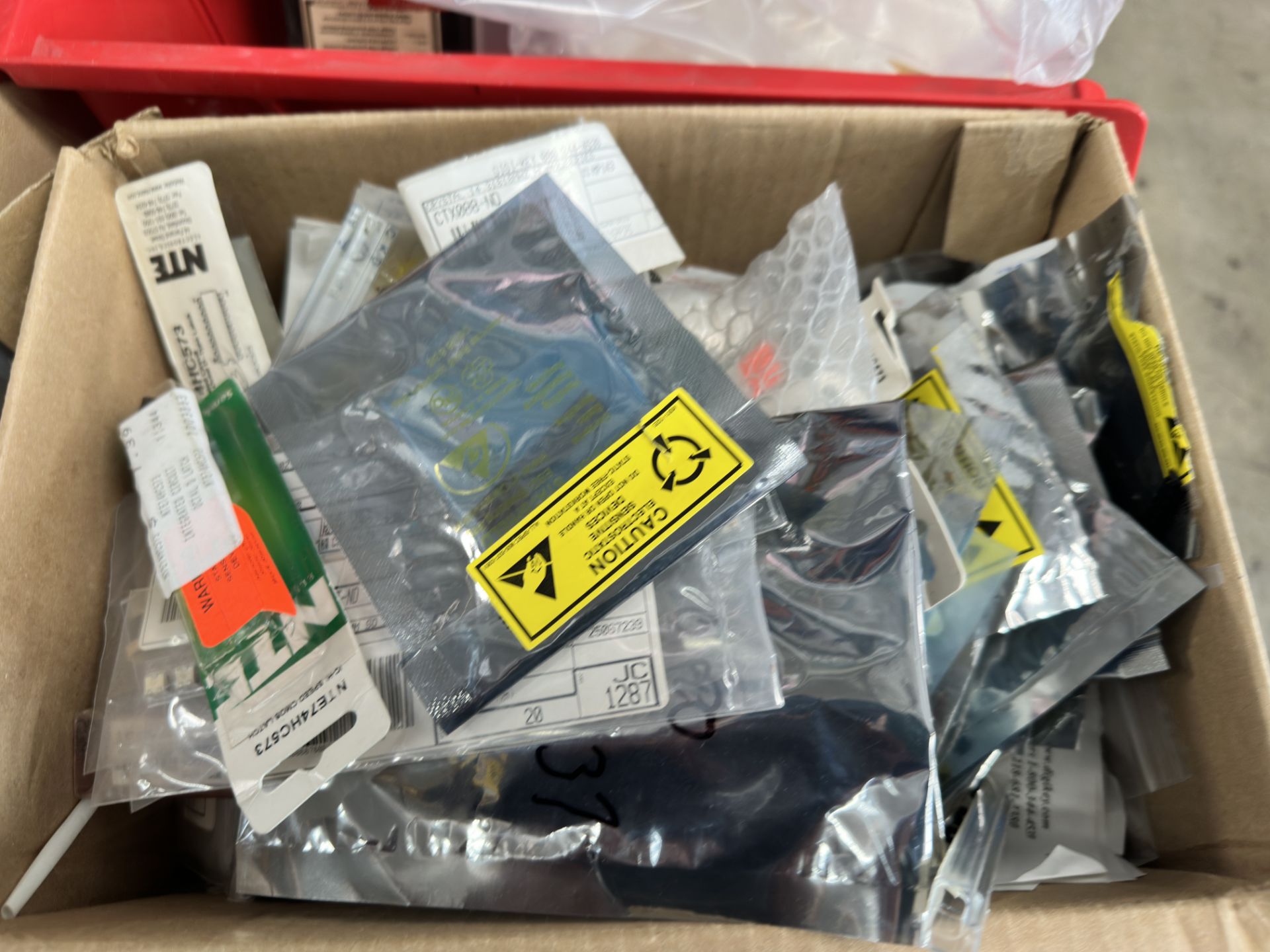 Lot of RF & Semiconductor Lab Lot: Pelican 1300, Semtronics ESD Analyzer, Coherent RF Equipment - Image 7 of 32
