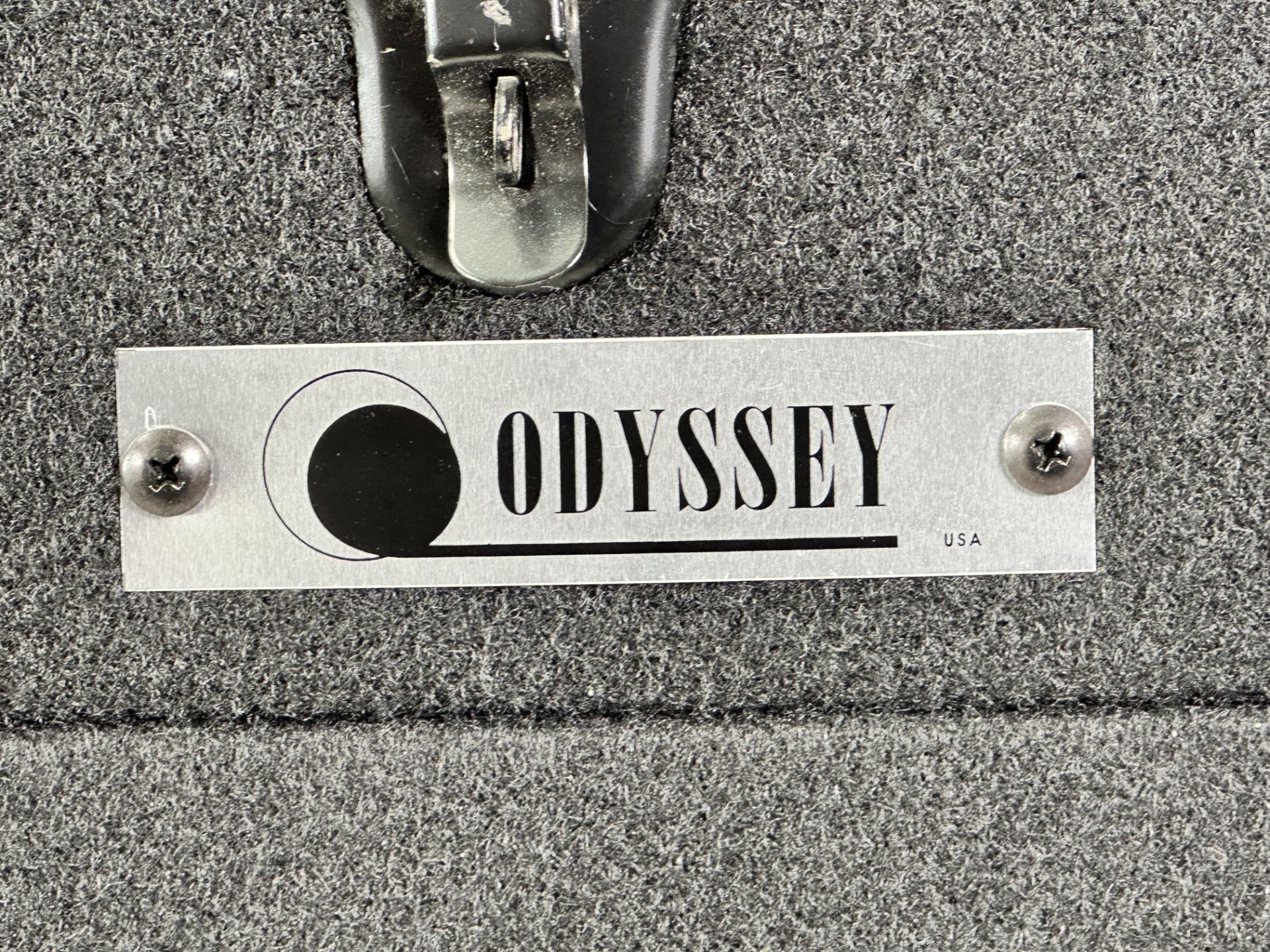 Odyssey CXC902 Carpeted 9U Angled Combo Rack Case - Image 2 of 6