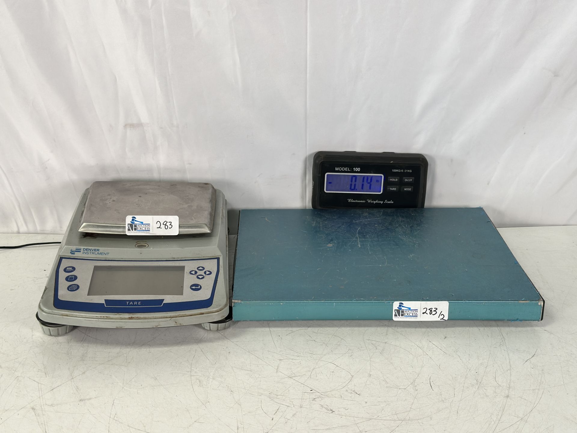 Lot of 2 Scales, Electronic Weighing Scale Model 100 Denver Aspen EQ1132 Laboratory Scale