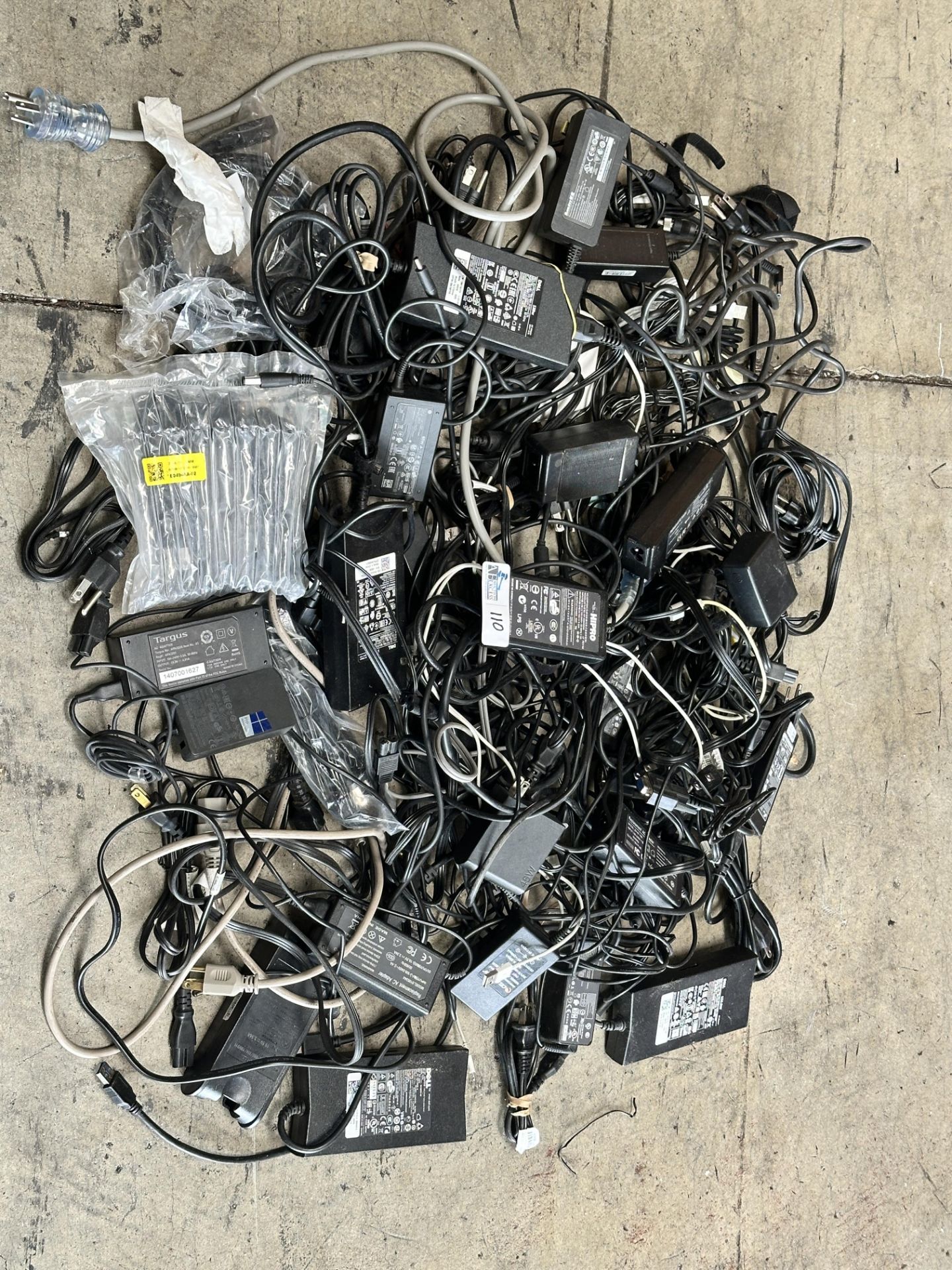 Lot of Misc Power Supplies and Laptop Chargers including Dell, HP and more - Image 5 of 7