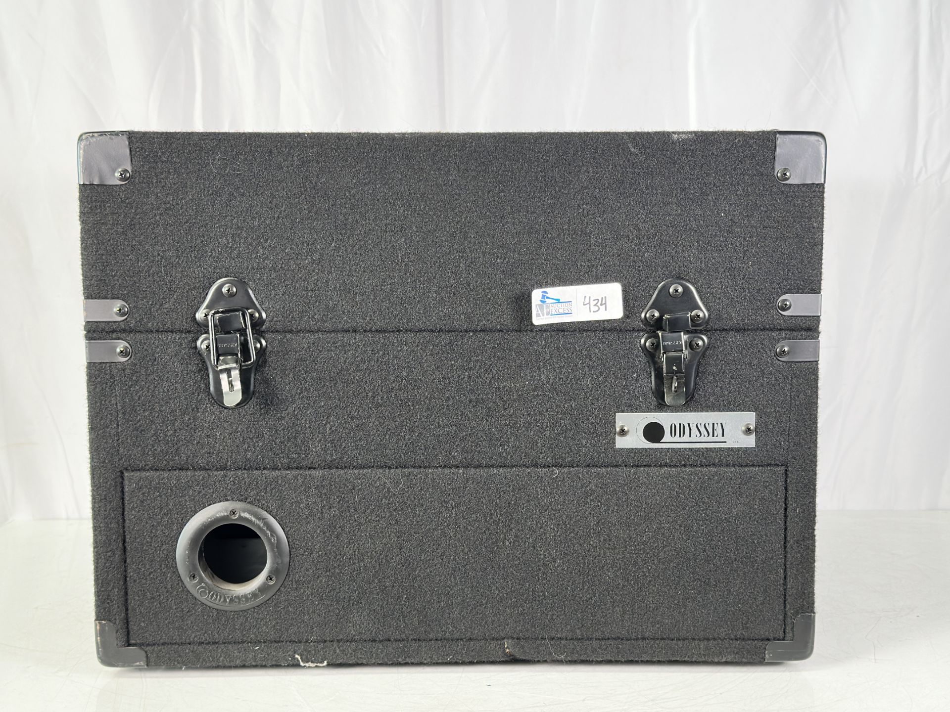 Odyssey CXC902 Carpeted 9U Angled Combo Rack Case