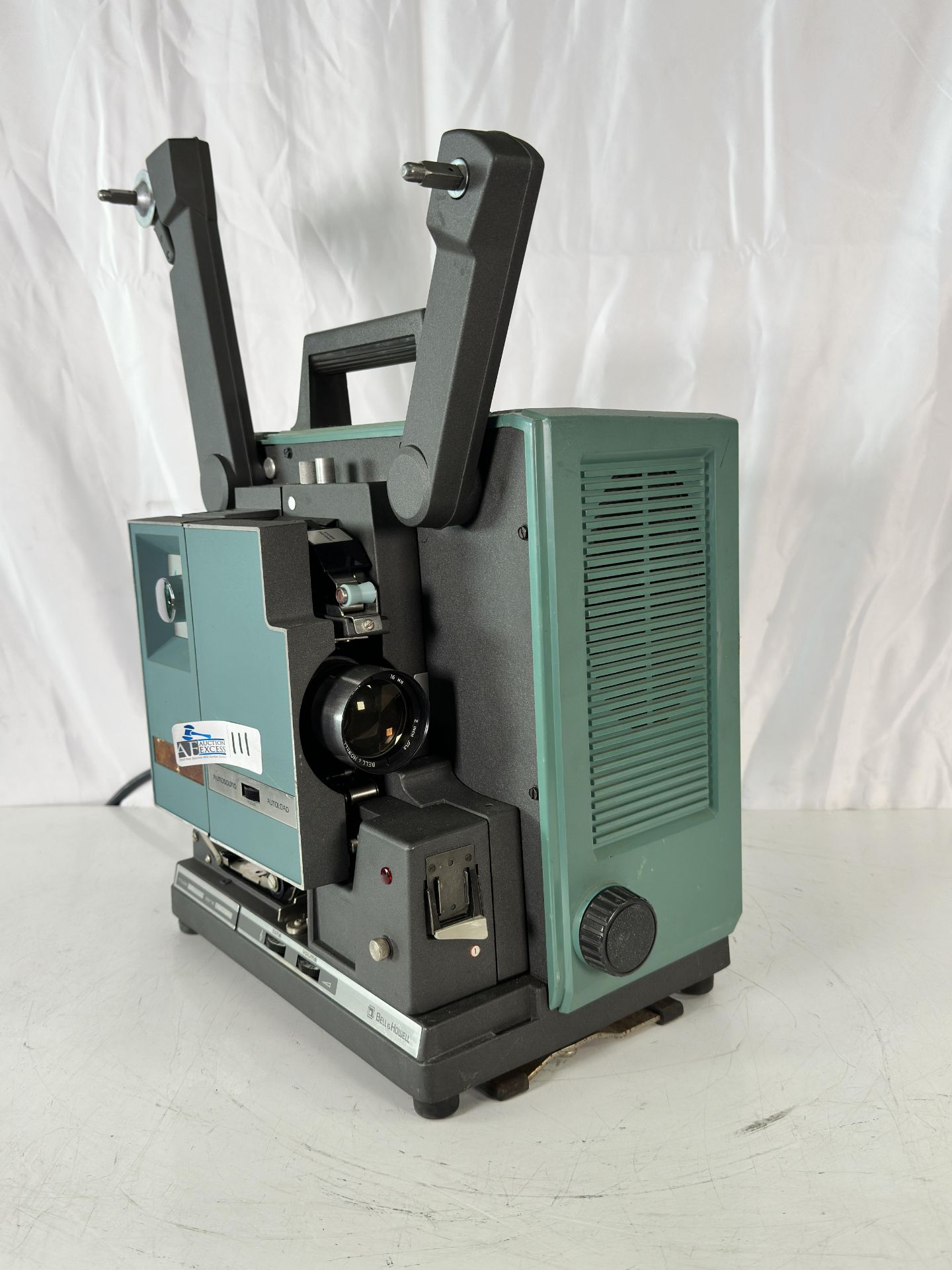 Vintage Bell & Howell 1590 Filmosound 16MM Movie Projector - Image 4 of 10