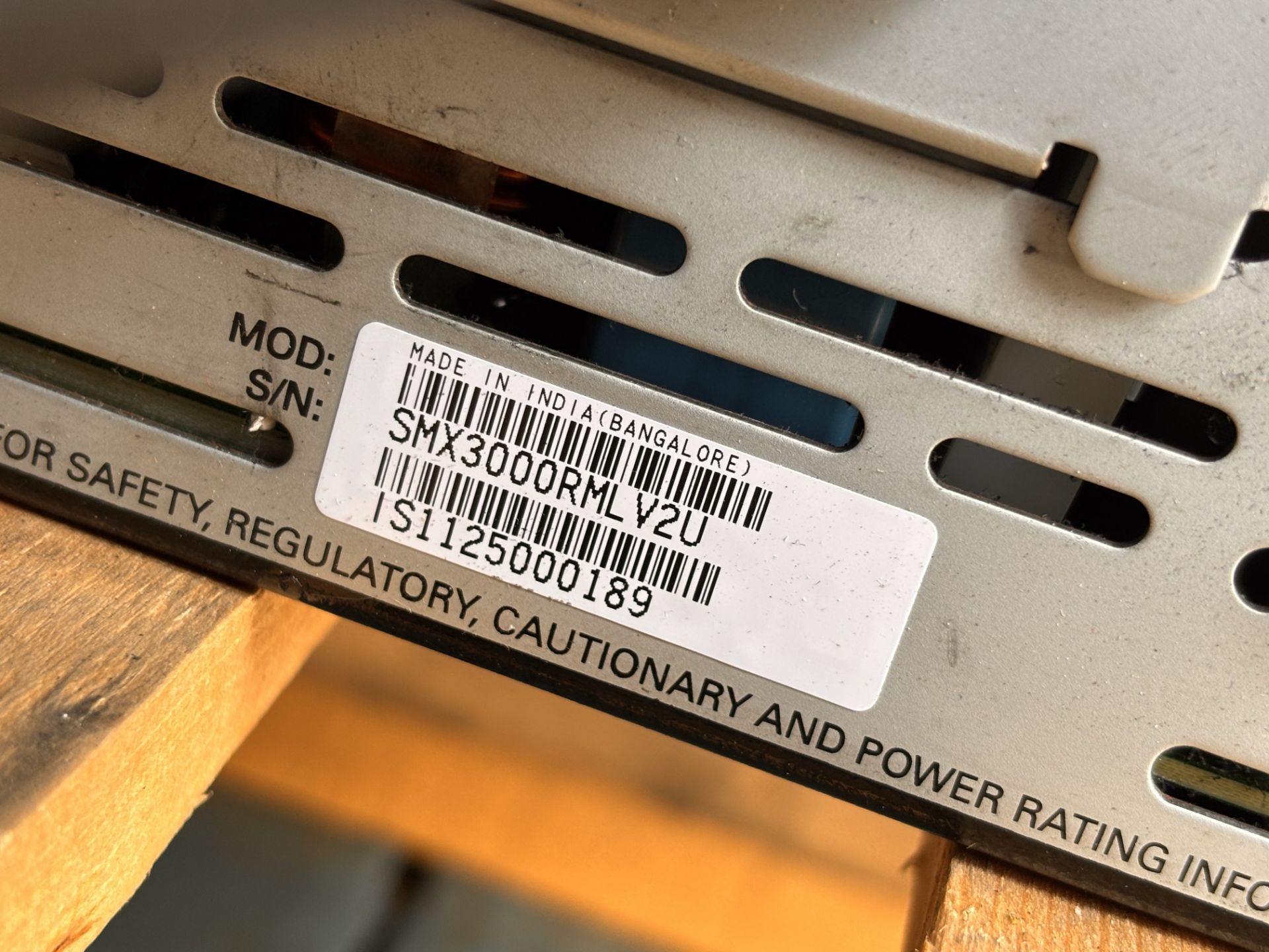 APC Smart X 3000 LV SMX3000RMLV2U Rack-mountable UPS w/ Schneider APC9641 Network Card - Image 12 of 13