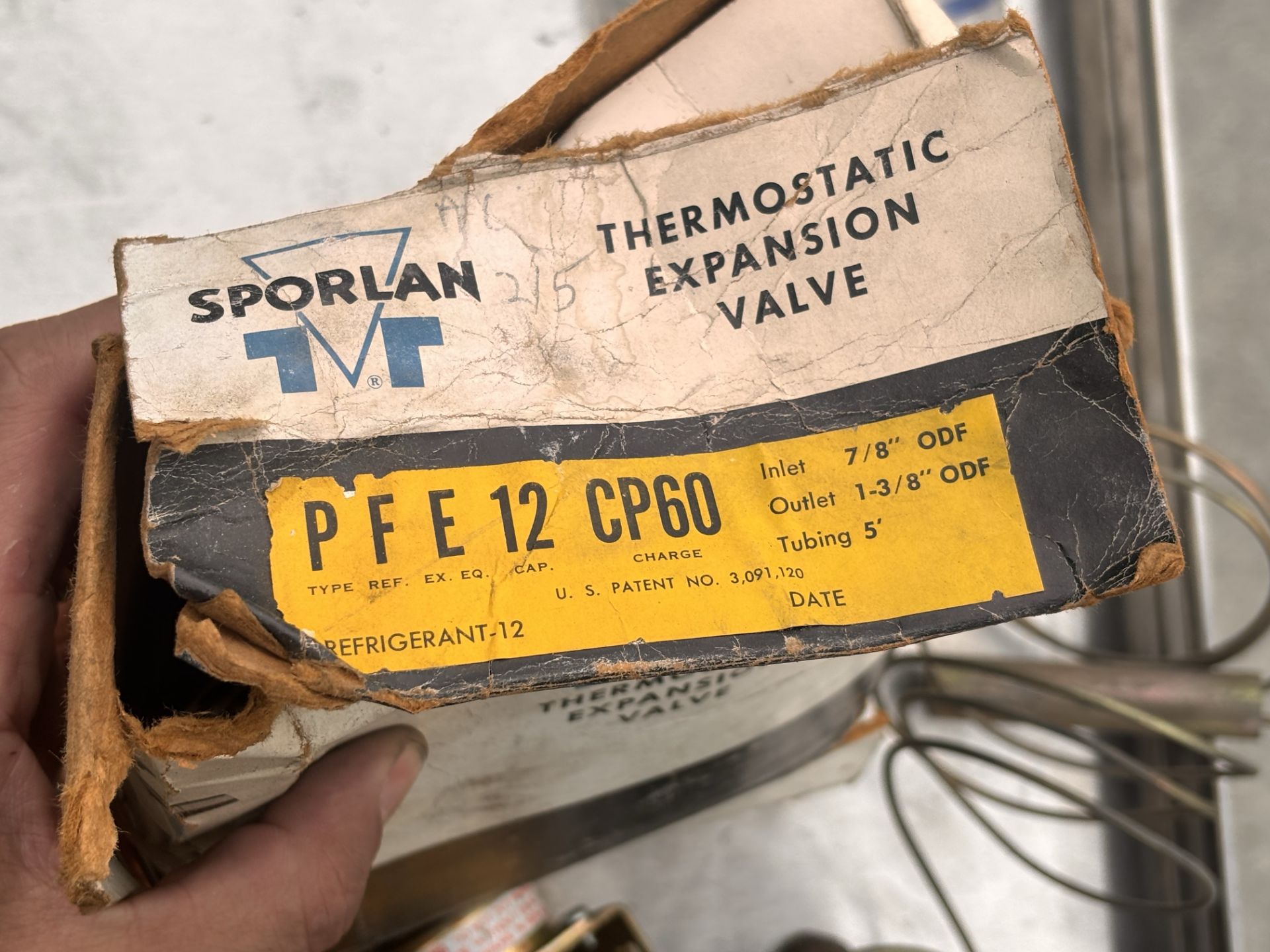 Lot of Industrial Parts including Sporlan MVE34G, Carrier HK06UC007 Accessory Pressure Stat Flow, A - Image 18 of 21