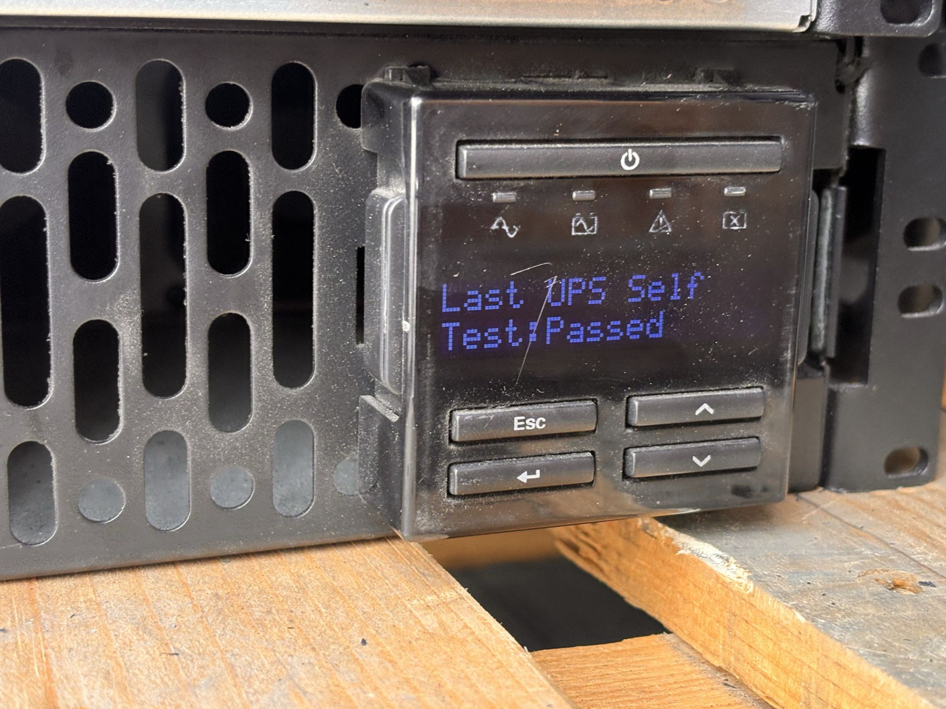 APC Smart X 3000 LV SMX3000RMLV2U Rack-mountable UPS w/ Schneider APC9641 Network Card - Image 8 of 13