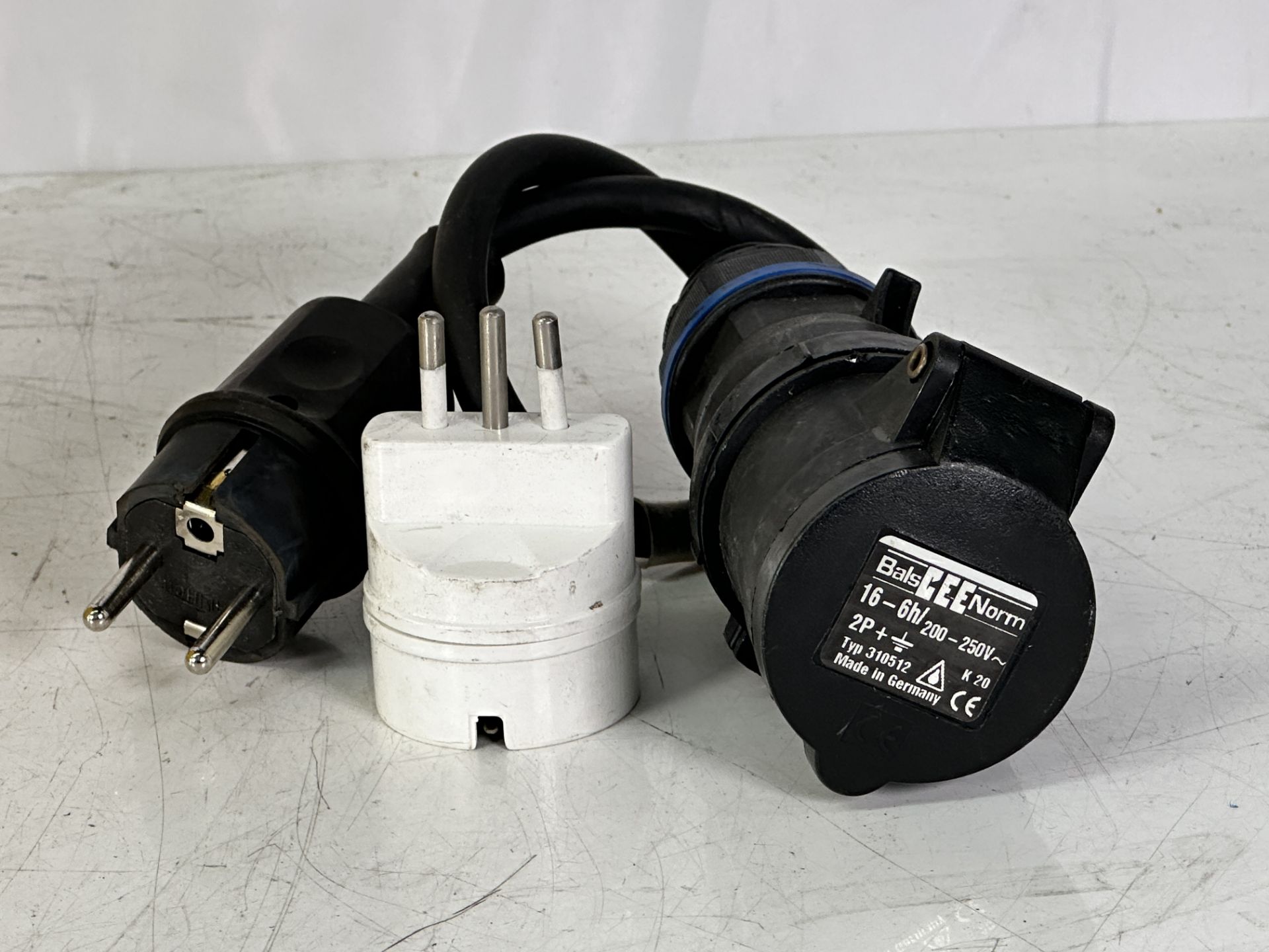 Caroll & Meynall 230v to 120V Transformer - Image 4 of 6