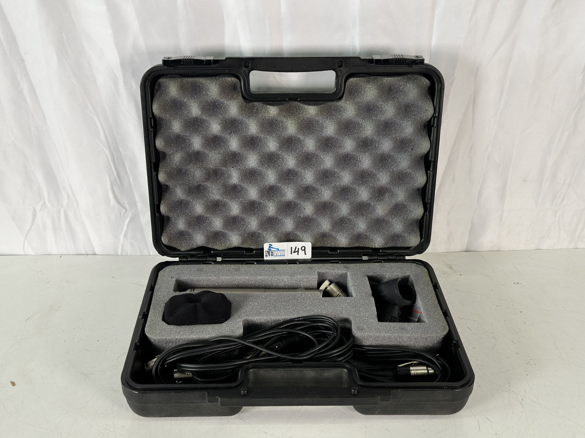 Rode NT4 Condenser Stereo mic w/ Mount, Windscreen and Case