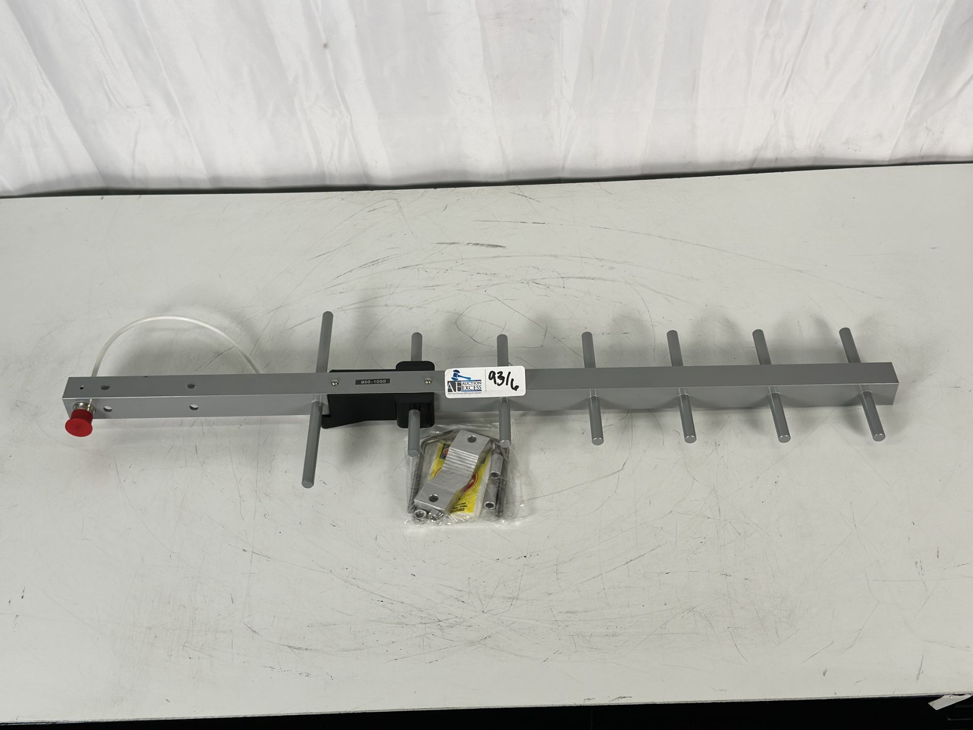 Lot of 6 NOS Coherent Systems AY-7 7-Element High Gain Yagi Antennas 950-1050 MHz 1GHz - Image 4 of 4