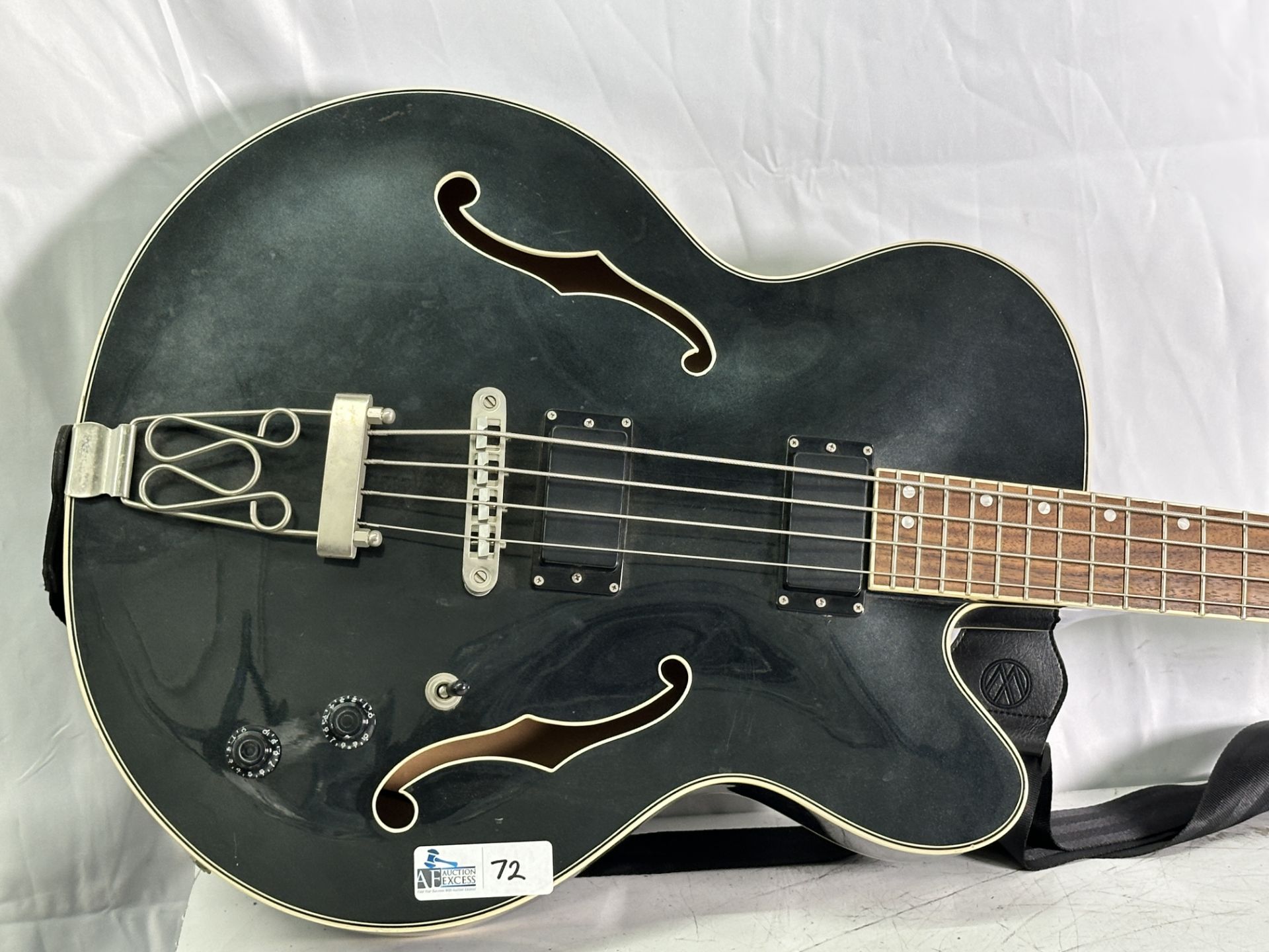 Dean 4 String Electric Base Guitar (Crack in headstock) - Image 2 of 9