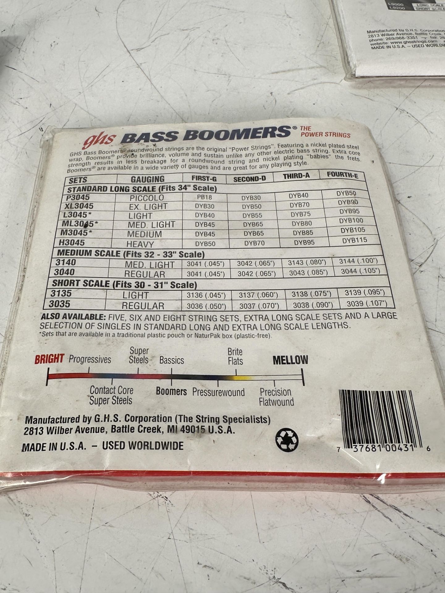 Misc Guitar Accessories including GHS Bass Boomers Roundwound 45-95 Light, GHS 45-130, Gibson J-200 - Image 5 of 7