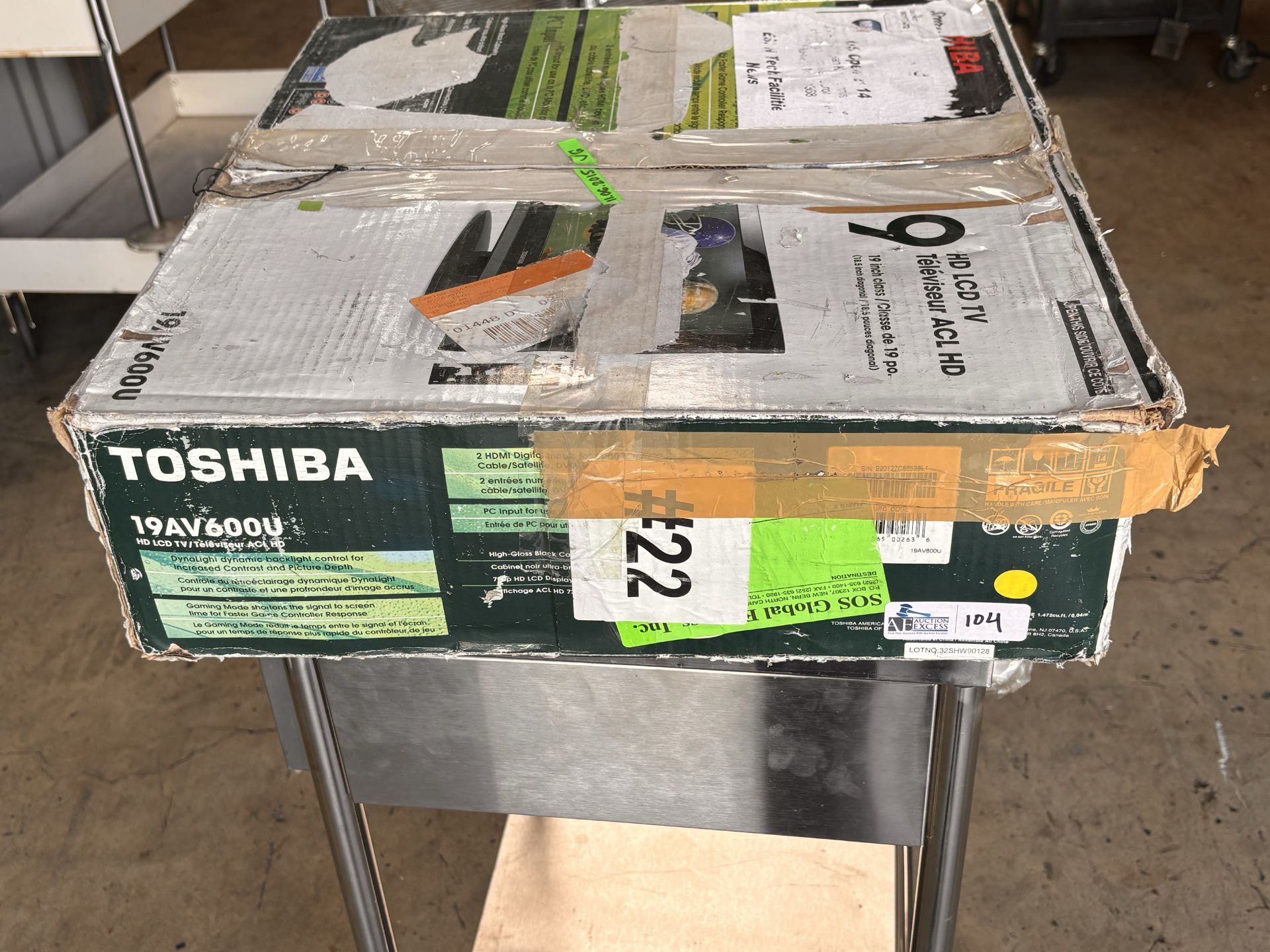 Toshiba 19AV600U 19â€ 720p Portable LCD HDTV in Original Box 4x3 Screen for Retro Gaming - Image 2 of 5