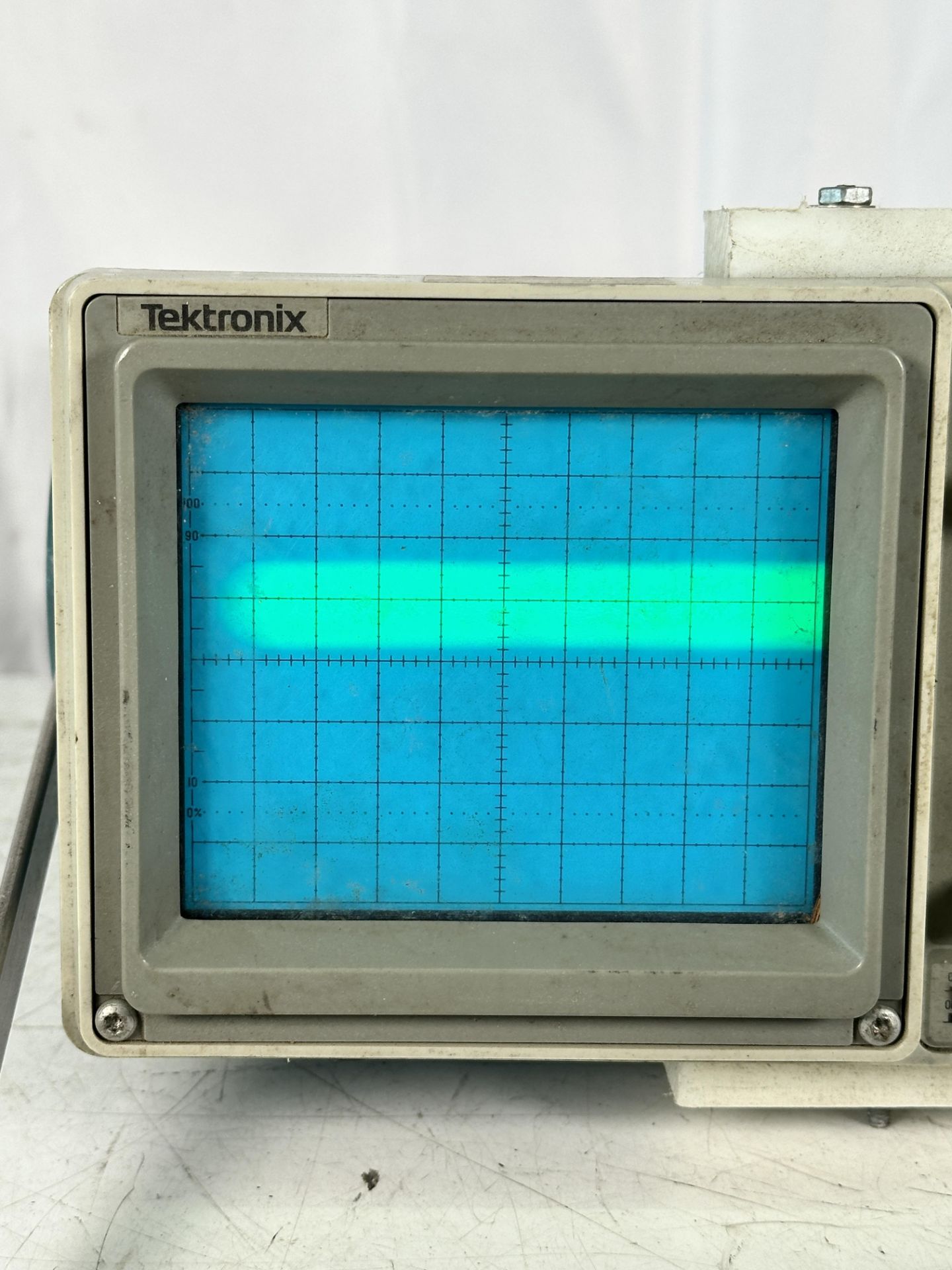 Tektronix 2215 60MHz Dual Channel Oscilloscope - Image 2 of 5