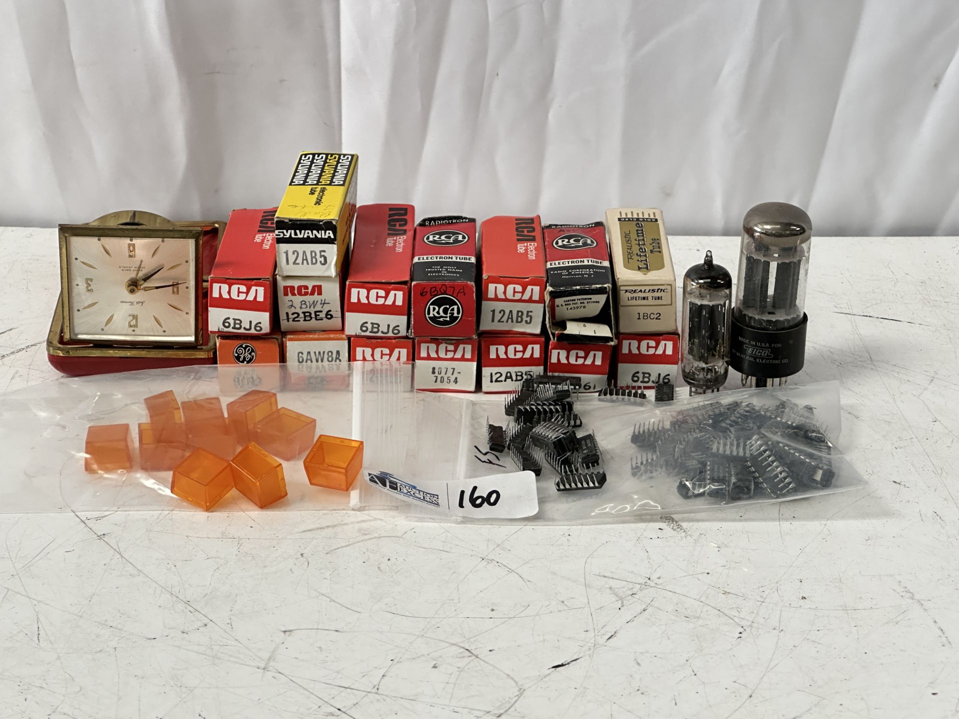 Lot of RCA + Sylvania Tubes including 12AB5, 6BJ6, 12BE6, 706, 12AB5, 8077-7054, and more