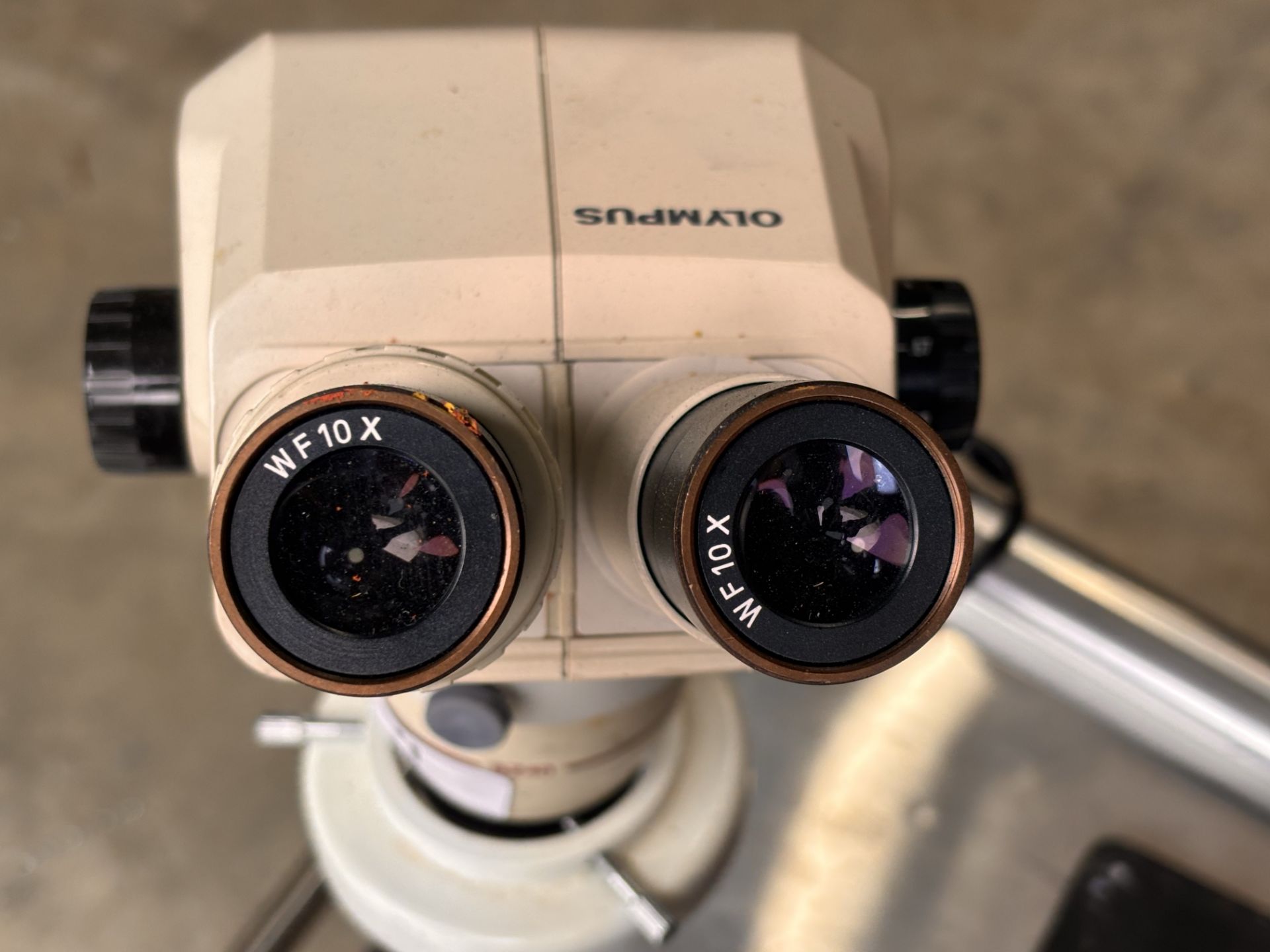 Olympus SZ40 Stereo Zoom Microscope w/ Arm, Base and Eyepieces - Image 5 of 9
