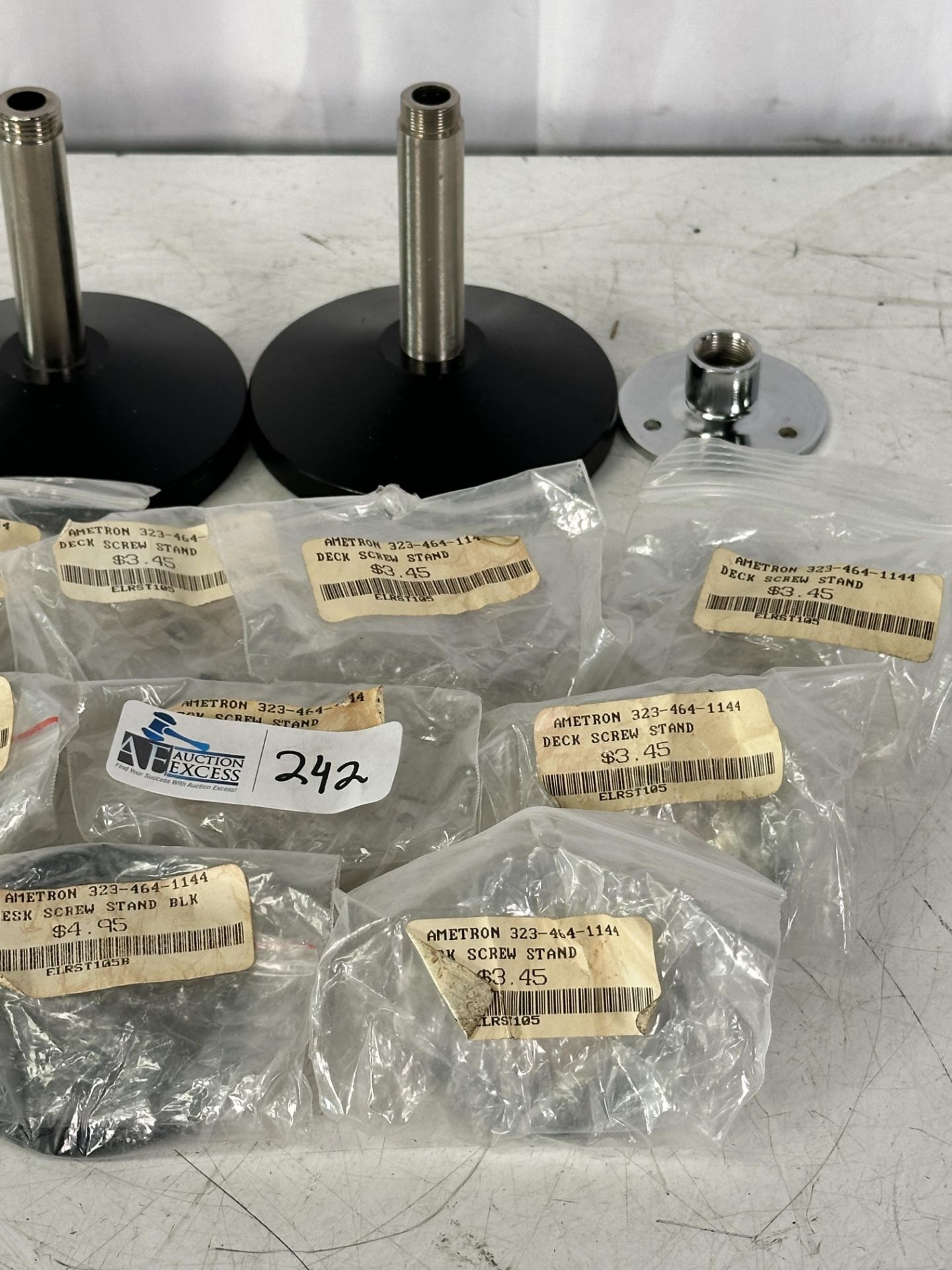 Lot of Desktop Mic Stands and Desk Top Screw Stands - Image 3 of 3