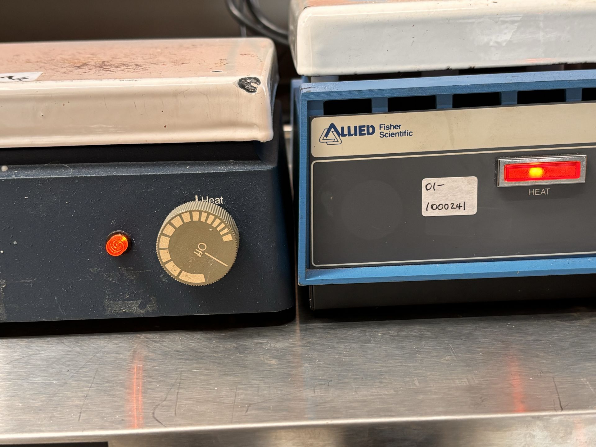 Lot of 2 Fisher Scientific Hot Plates including Fisher Scientific Thermix 300T, Fisher Scientific 11 - Image 7 of 8