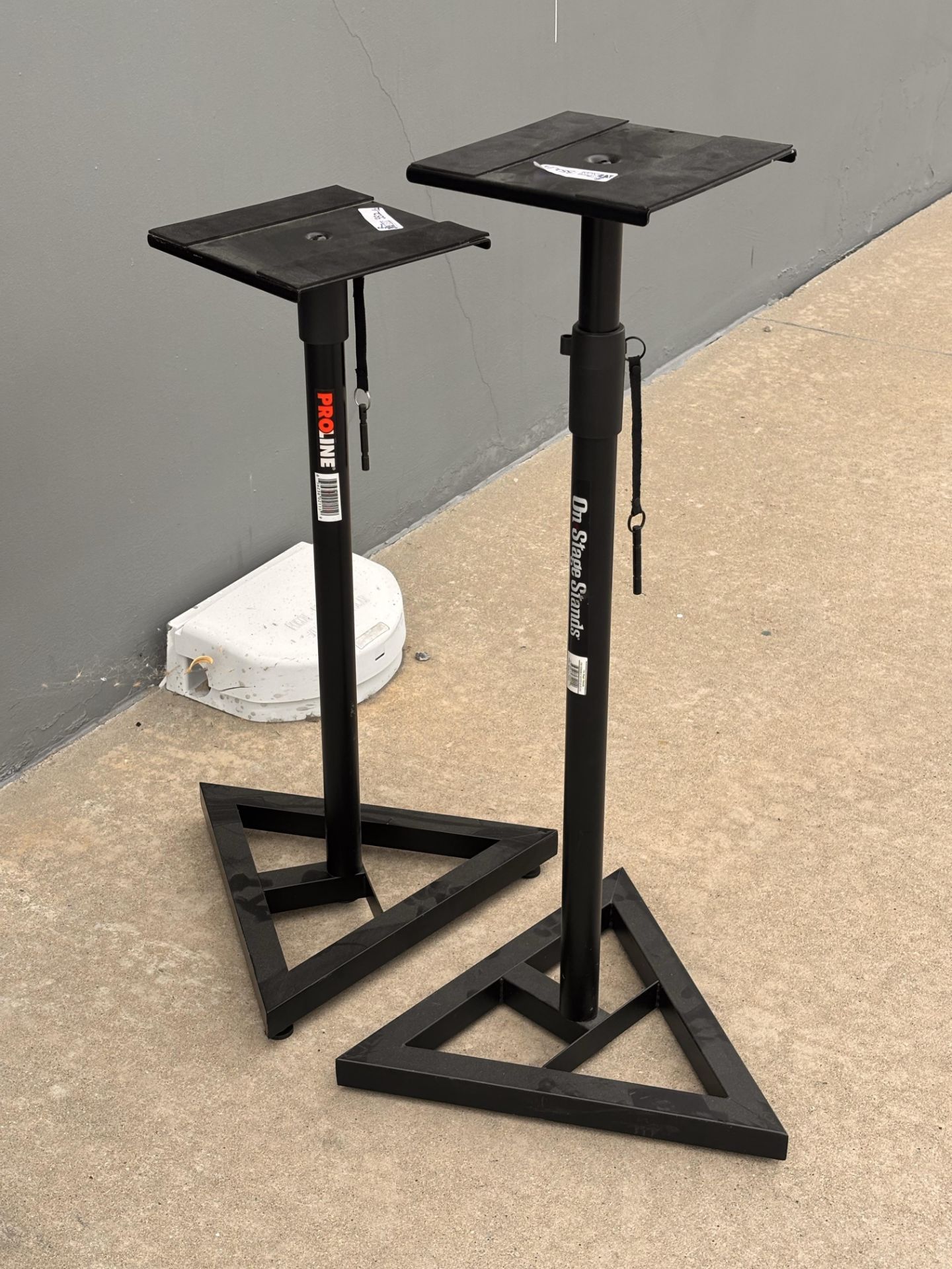 Lot of 2 Studio Monitor Speaker Stands (1) On-Stage Stands SMS6000-P (OSSSMS6000) + (1) Proline PL60 - Image 3 of 4