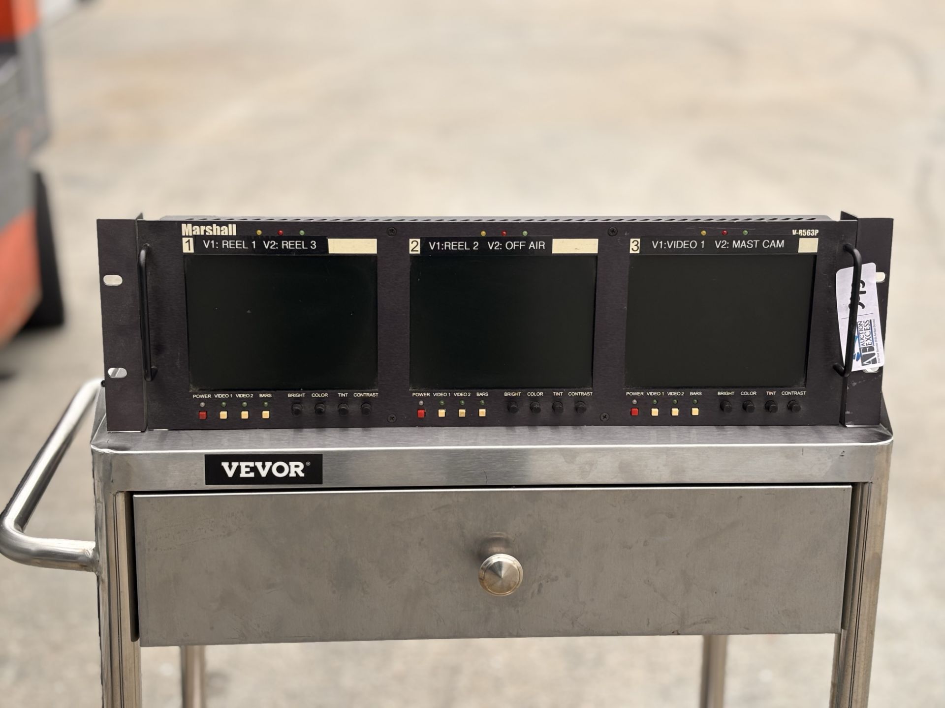 Marshall V-R63P Triple 3 x 5.8 " Rack Mounted LCD Video Monitor