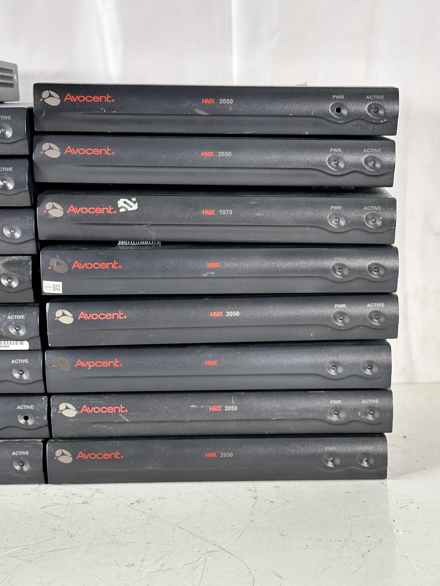 Lot of 25 Avocent Extenders including Avocent HMX 2050 Series High Performance KVM System 510-155-50 - Image 4 of 5